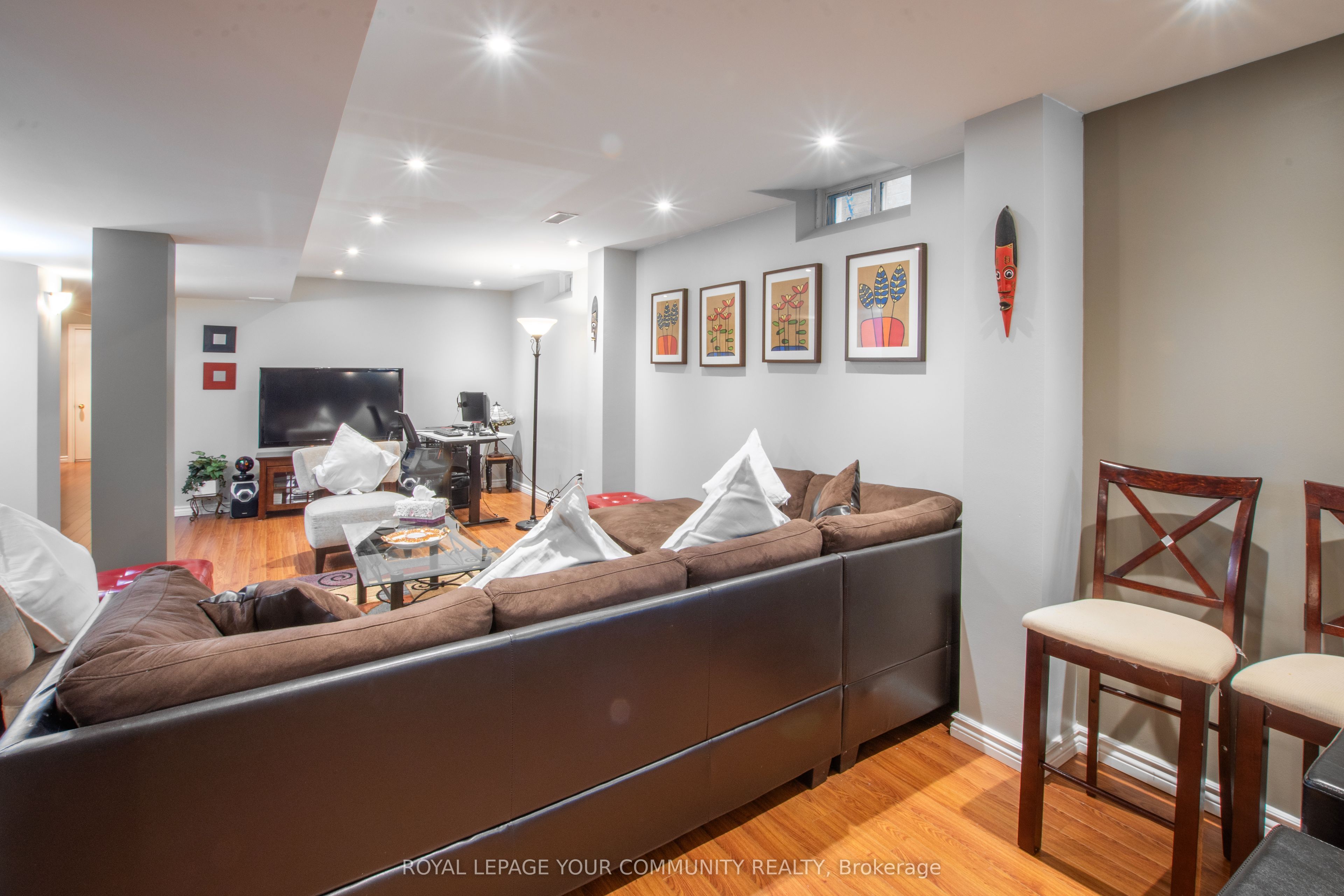 Photo 58 of 226 Kayla Crescent, Vaughan, Maple — HOMEH
