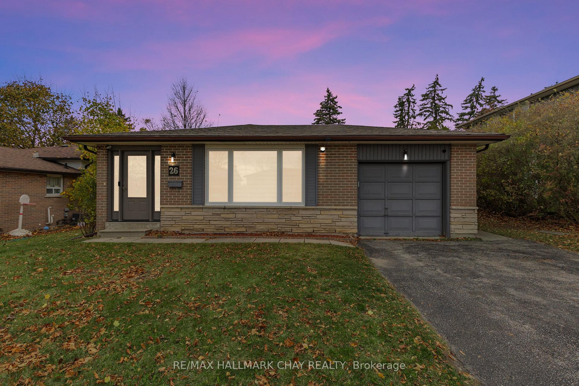 Front of Unit Upper, 26 Roslyn Road