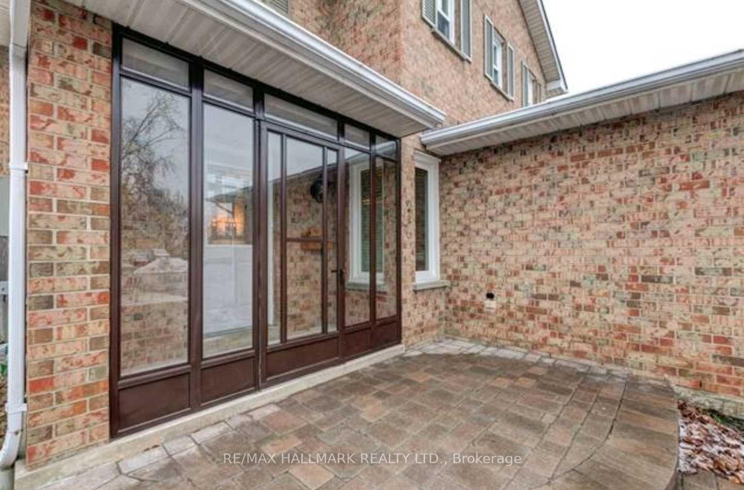 Photo 2 of 11 Empson Court, Ajax, South West — HOMEH
