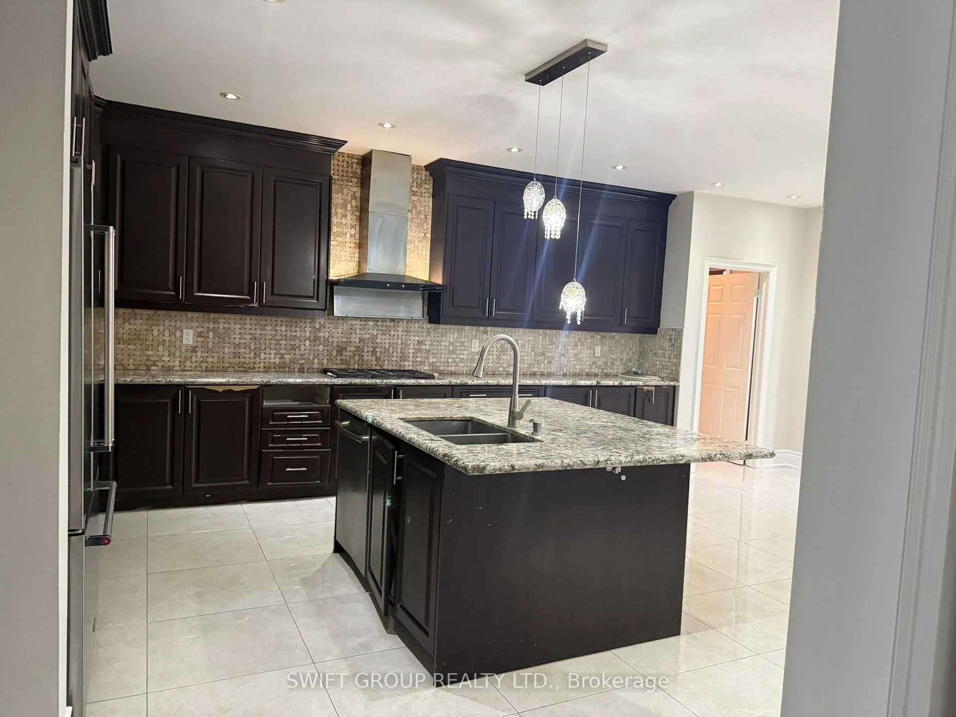 Photo 18 of Unit Upper, 43 Martin Byrne Drive, Brampton, Toronto Gore Rural Estate — HOMEH