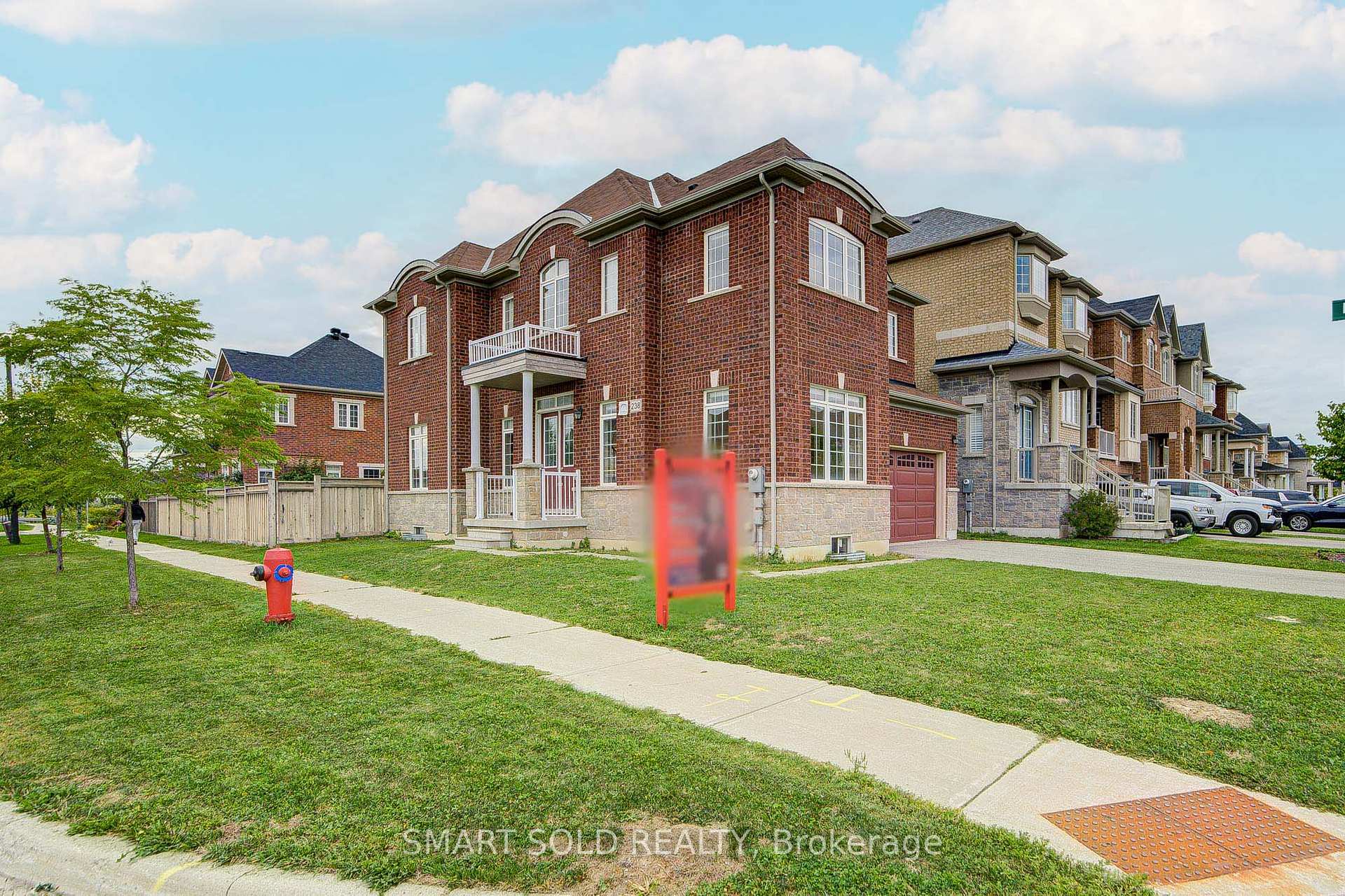 Photo 2 of 238 Hartwell Way, Aurora, Bayview Northeast — HOMEH