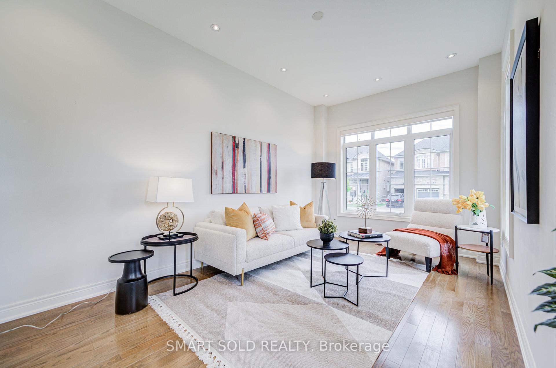 Photo 4 of 238 Hartwell Way, Aurora, Bayview Northeast — HOMEH