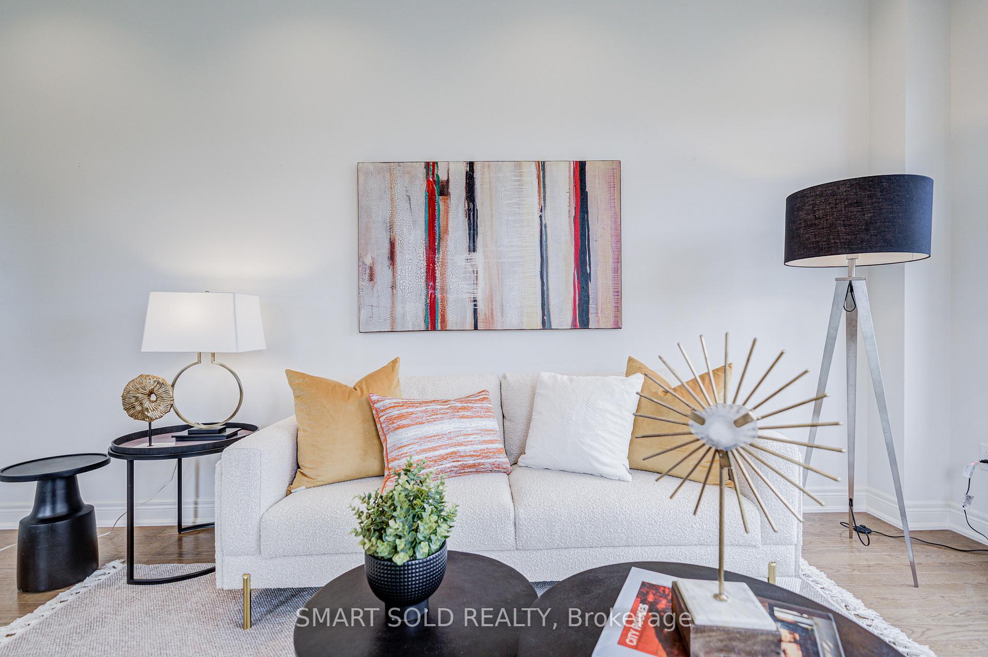 Photo 12 of 238 Hartwell Way, Aurora, Bayview Northeast — HOMEH