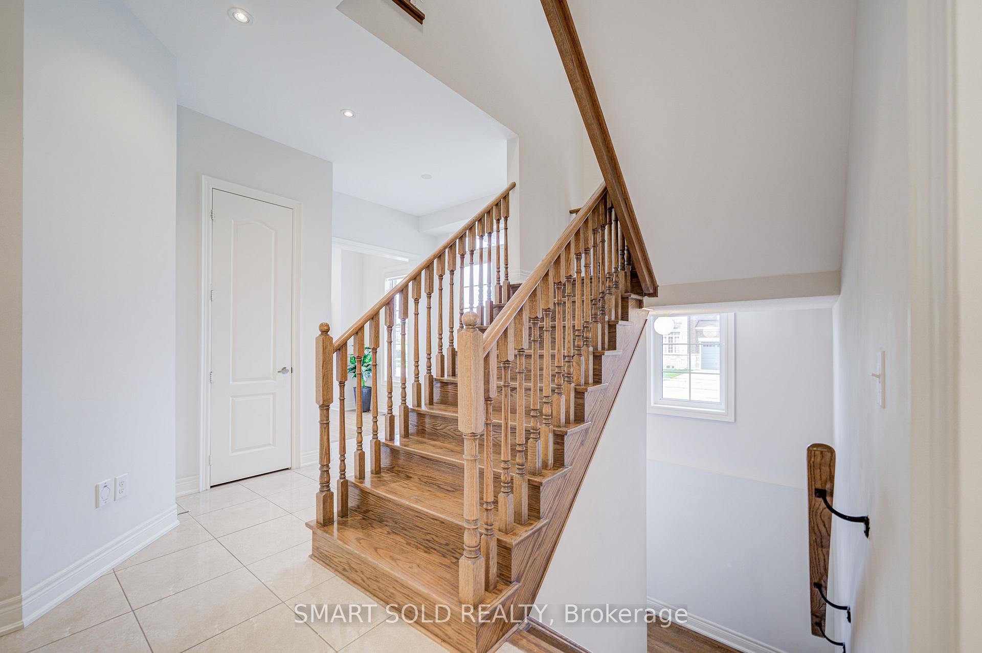 Photo 14 of 238 Hartwell Way, Aurora, Bayview Northeast — HOMEH