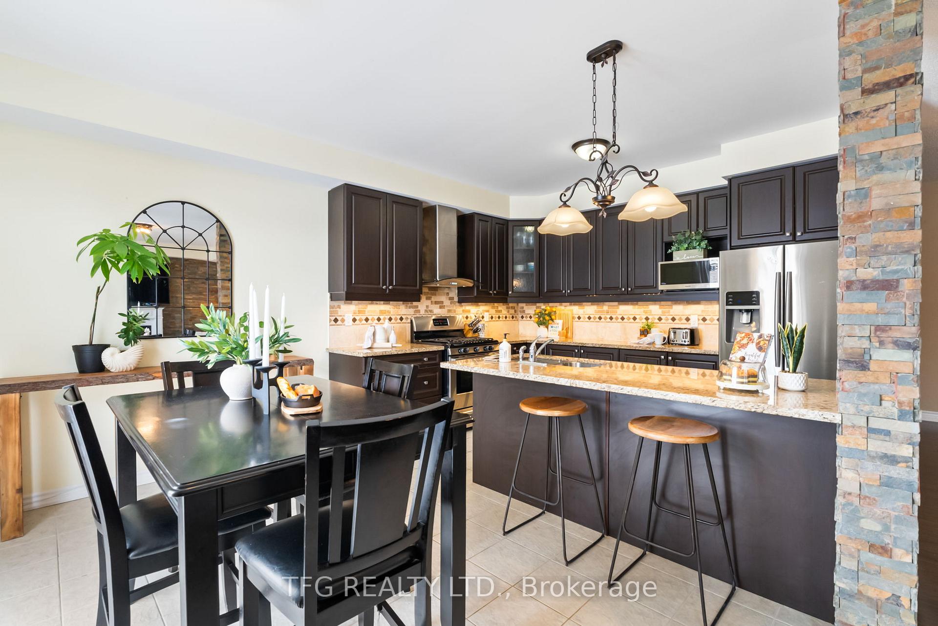 Photo 8 of 35 Hayman Street, Clarington, Courtice — HOMEH