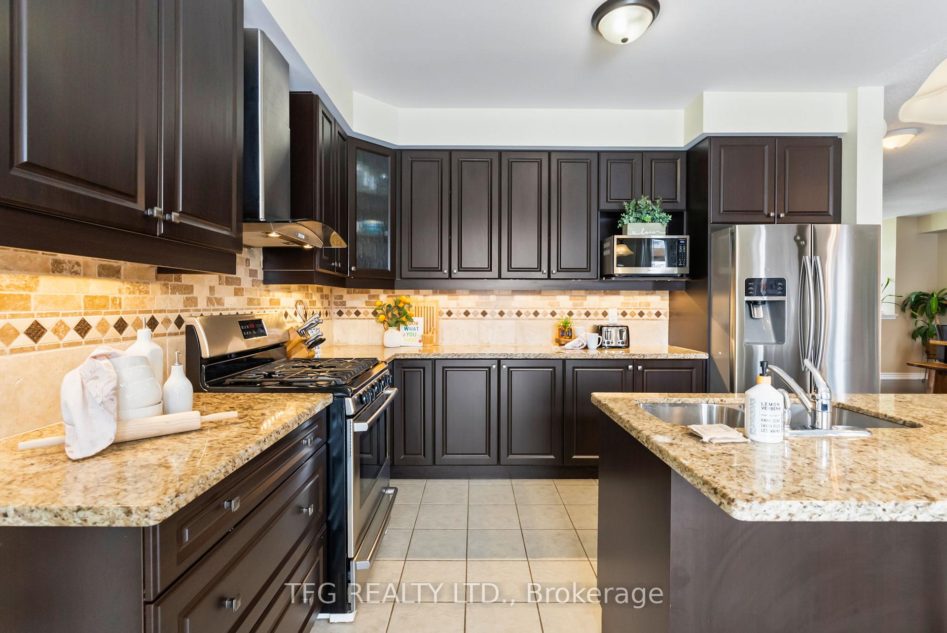 Photo 10 of 35 Hayman Street, Clarington, Courtice — HOMEH