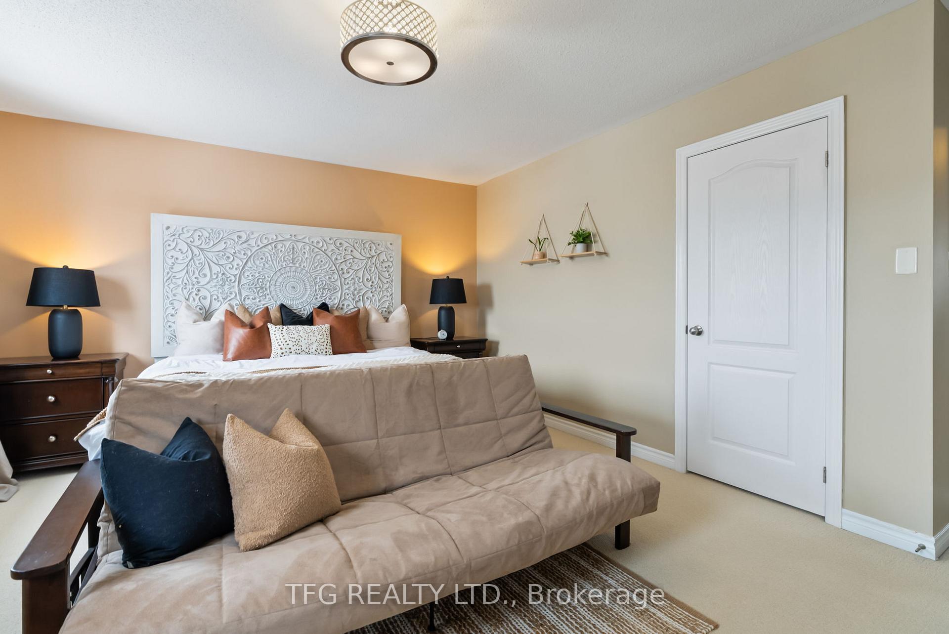 Photo 16 of 35 Hayman Street, Clarington, Courtice — HOMEH