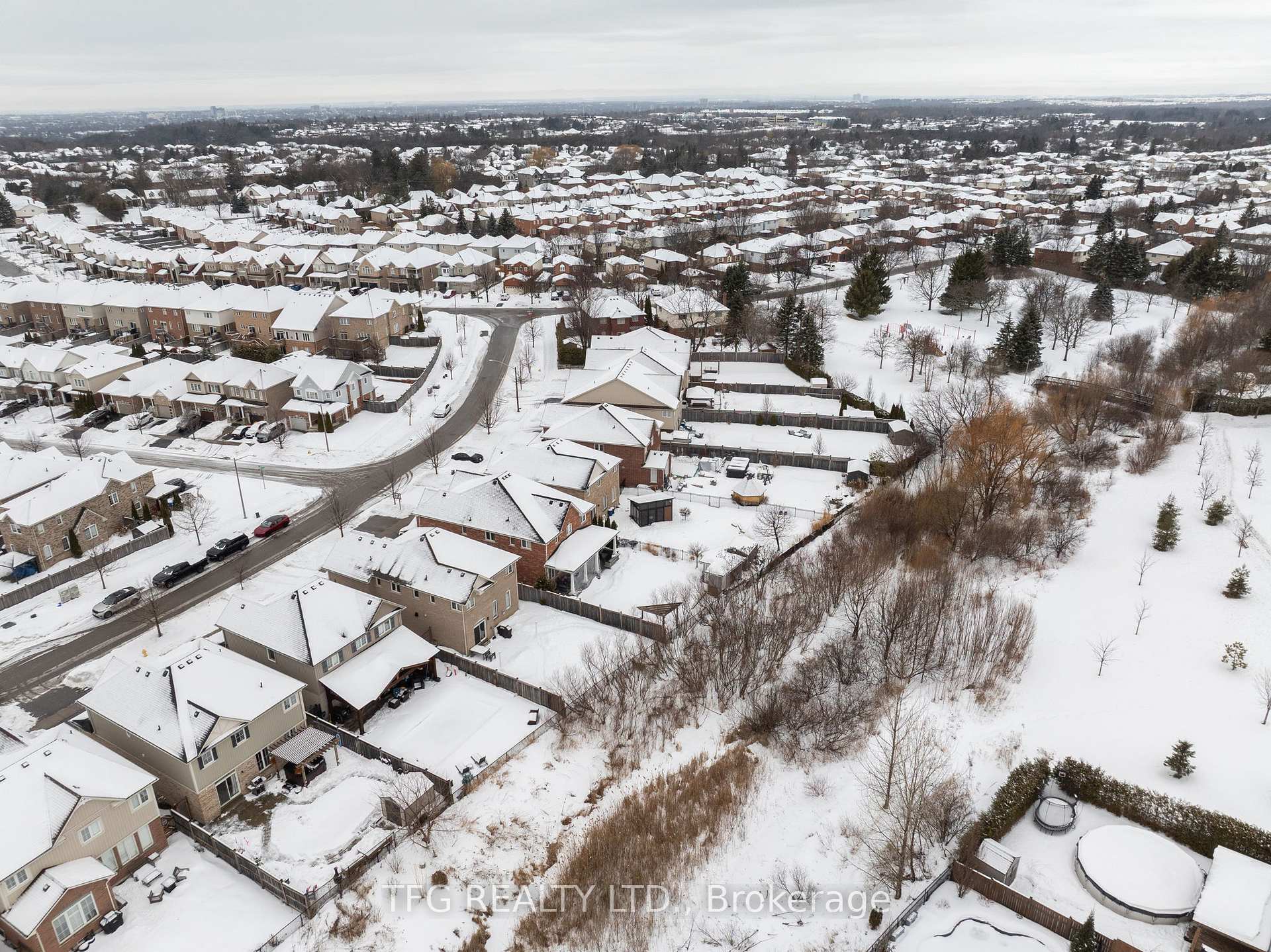 Photo 37 of 35 Hayman Street, Clarington, Courtice — HOMEH