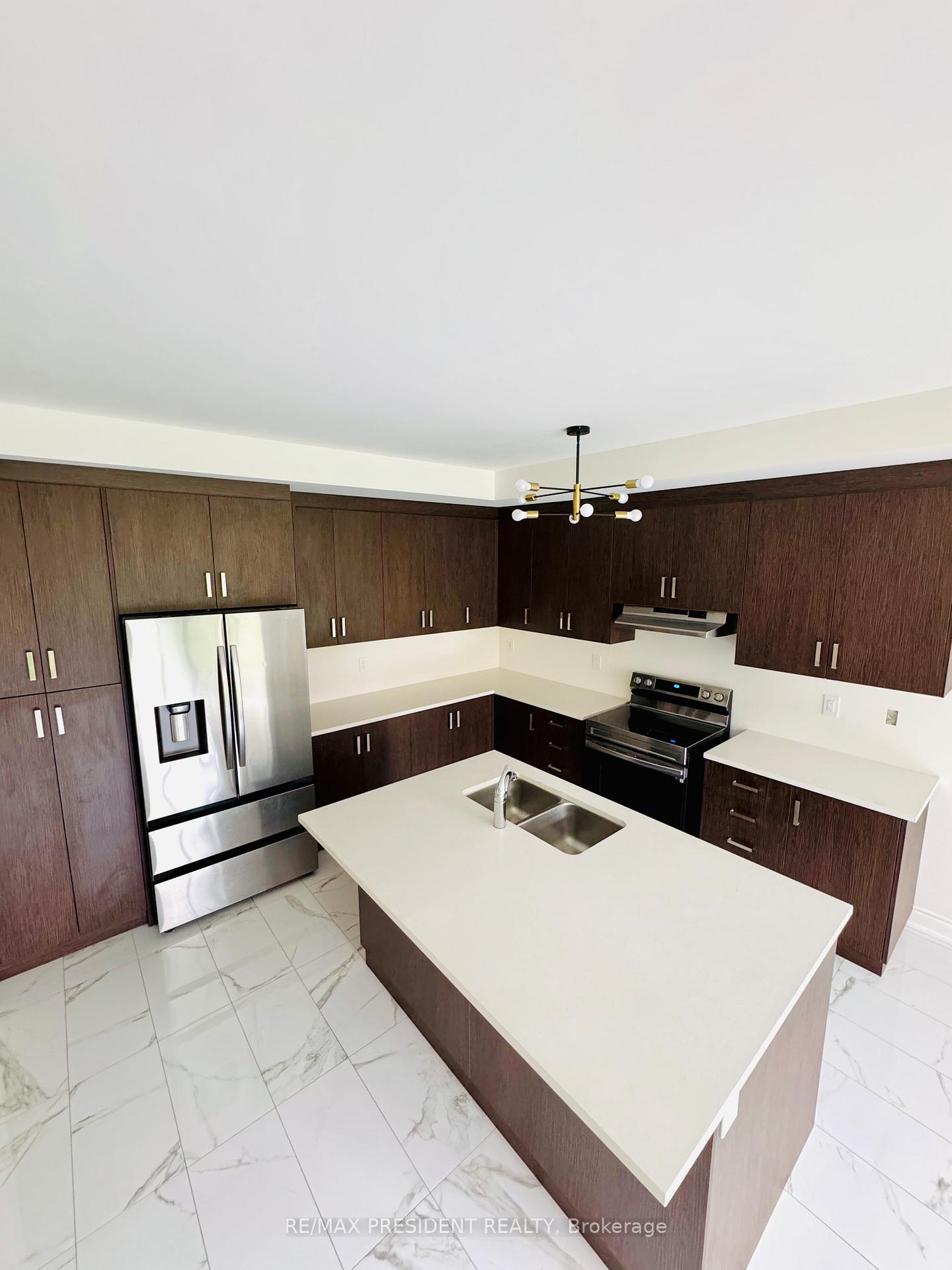 Photo 9 of 113 Walker Road W, Caledon, Caledon East — HOMEH
