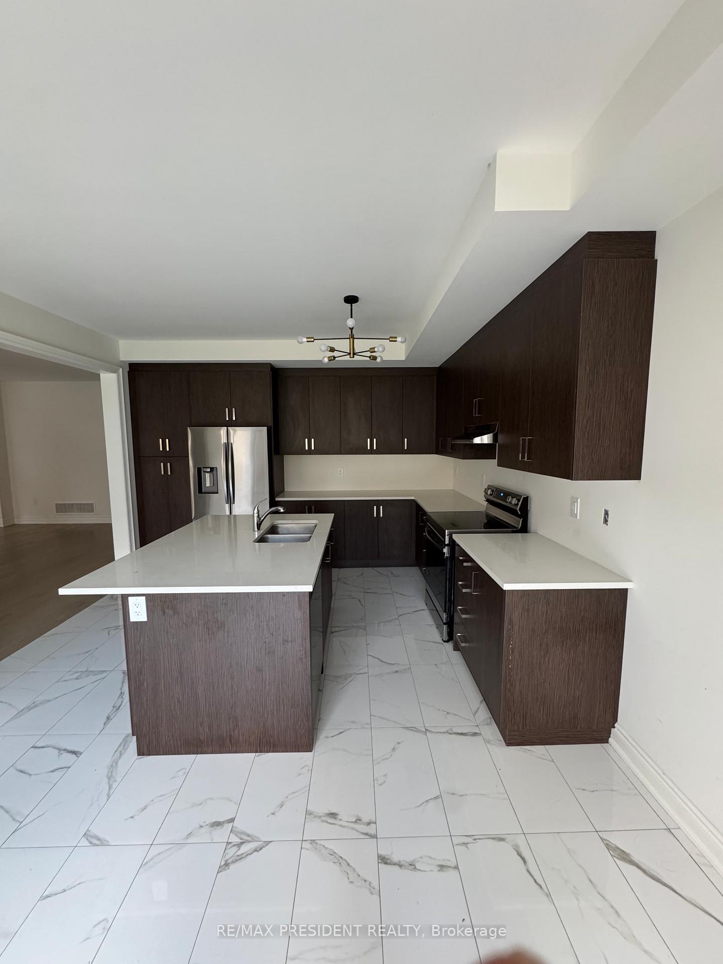Photo 6 of 113 Walker Road W, Caledon, Caledon East — HOMEH