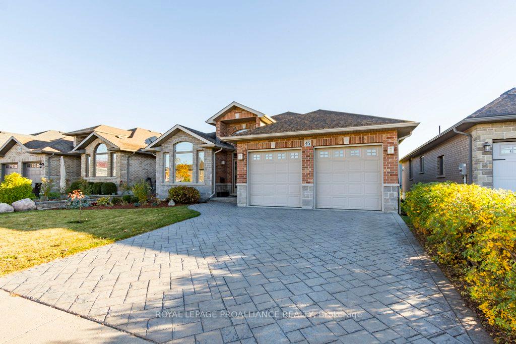 Photo 4 of 45 Chestnut Drive, Belleville, Thurlow Ward — HOMEH