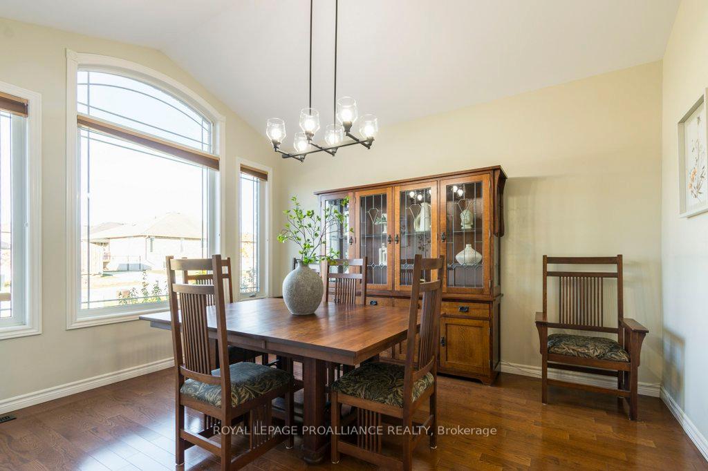 Photo 8 of 45 Chestnut Drive, Belleville, Thurlow Ward — HOMEH