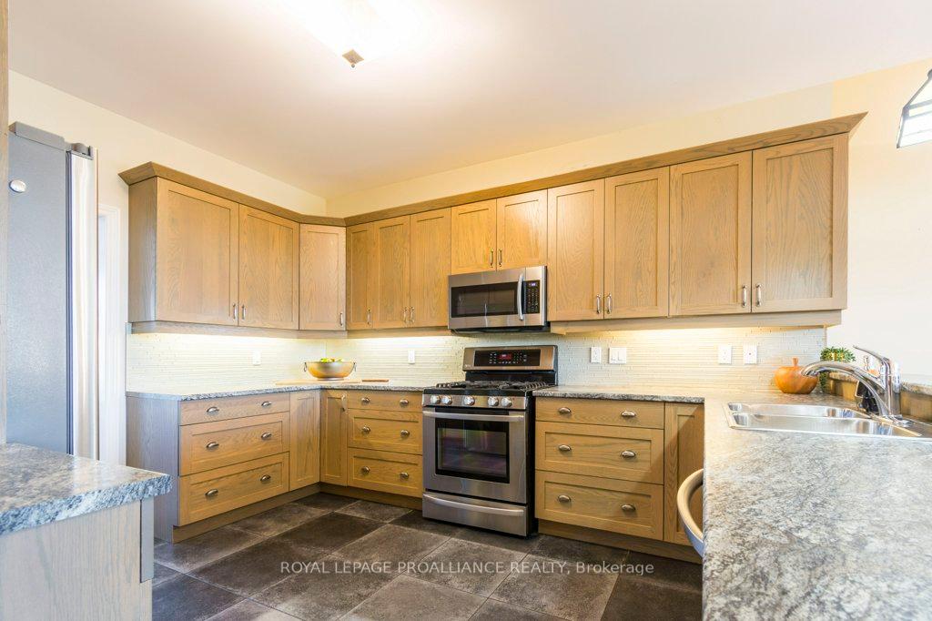 Photo 10 of 45 Chestnut Drive, Belleville, Thurlow Ward — HOMEH