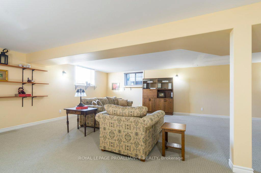 Photo 24 of 45 Chestnut Drive, Belleville, Thurlow Ward — HOMEH