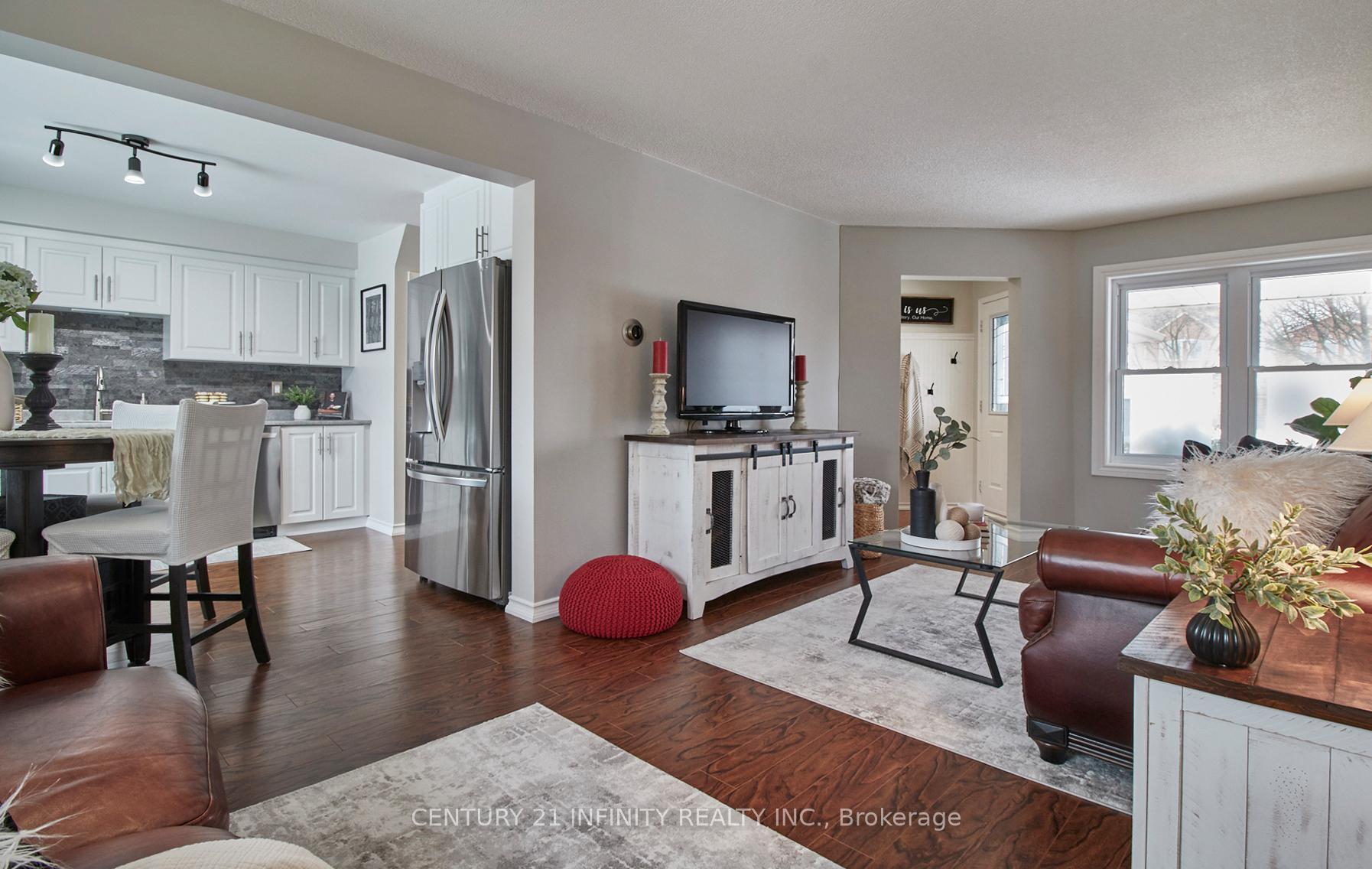 Photo 7 of 12 Prestonway Drive, Clarington, Bowmanville — HOMEH