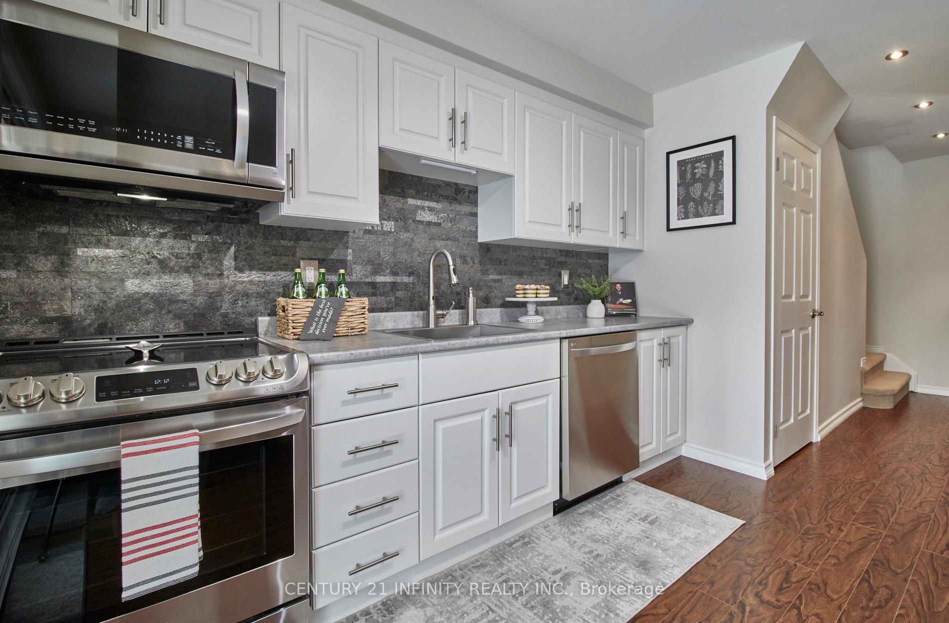 Photo 10 of 12 Prestonway Drive, Clarington, Bowmanville — HOMEH