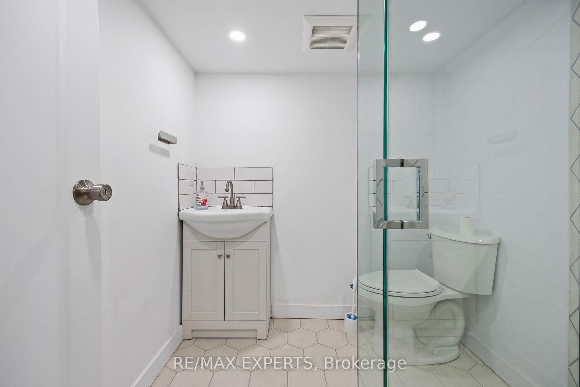 Photo 6 of 67 Burke Lower Drive, Barrie, West Bayfield — HOMEH