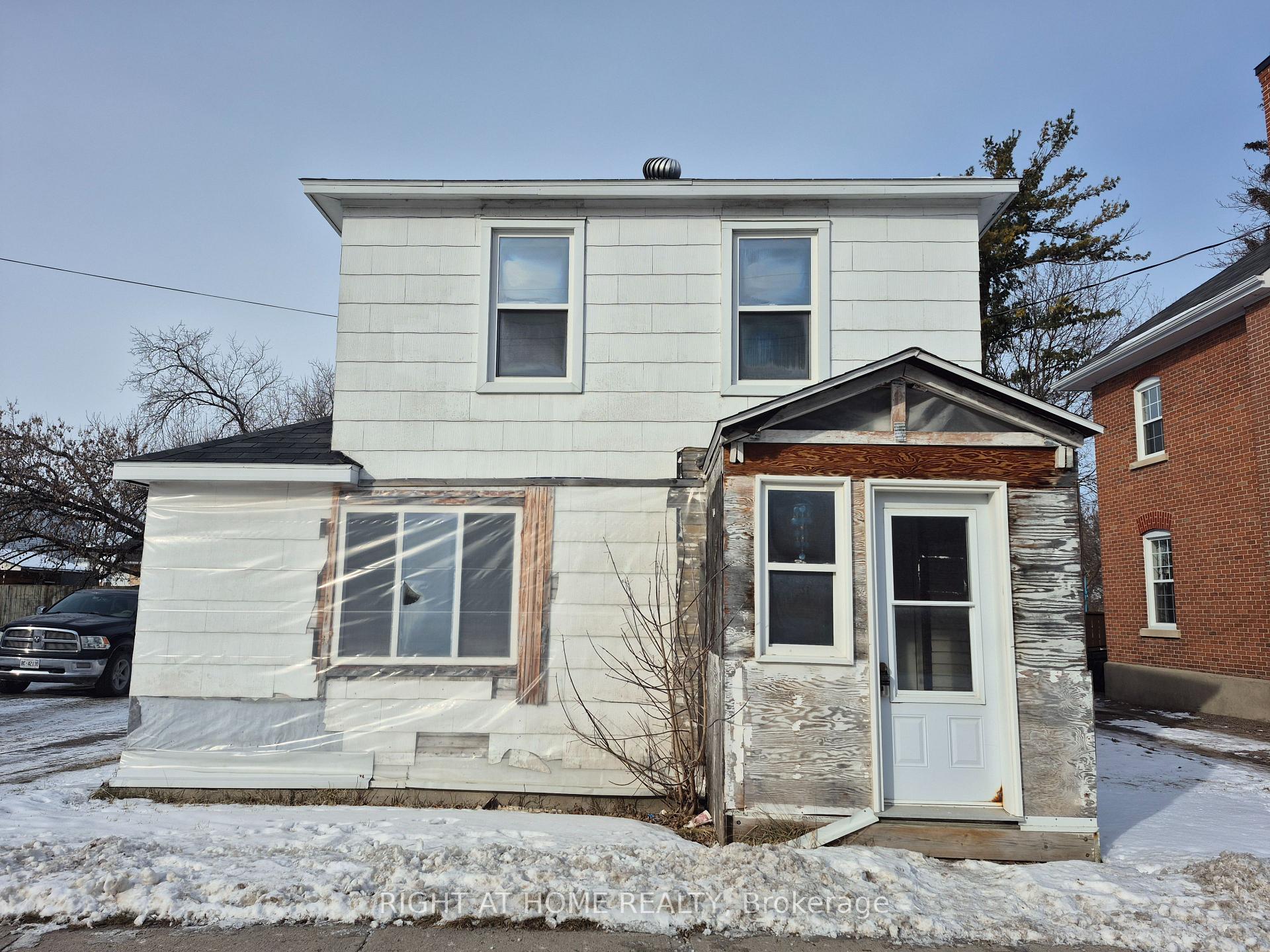 Front of 35 Edward Street