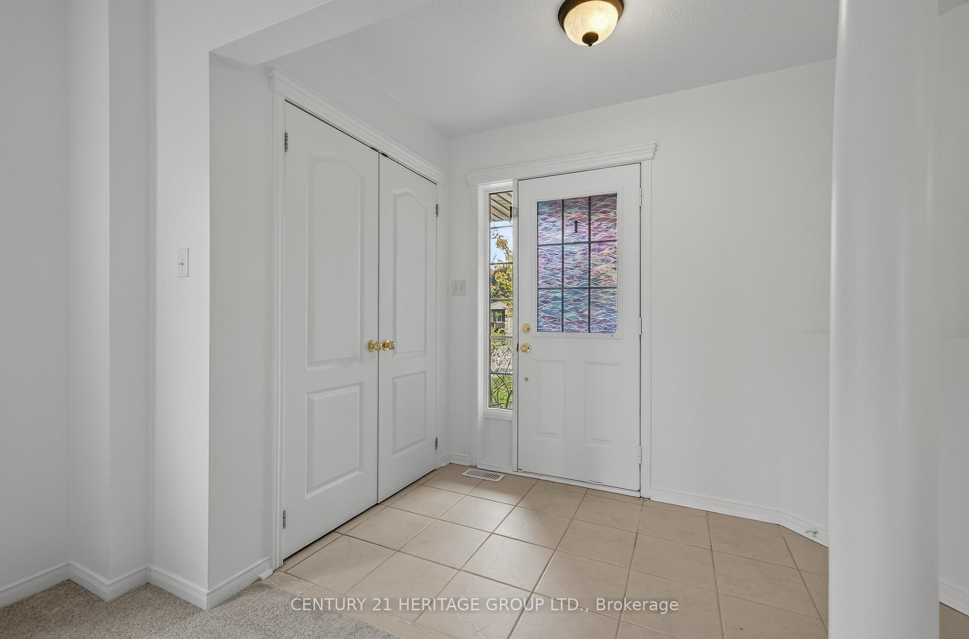 Photo 4 of 67 Ruffet Drive, Barrie, Edgehill Drive — HOMEH