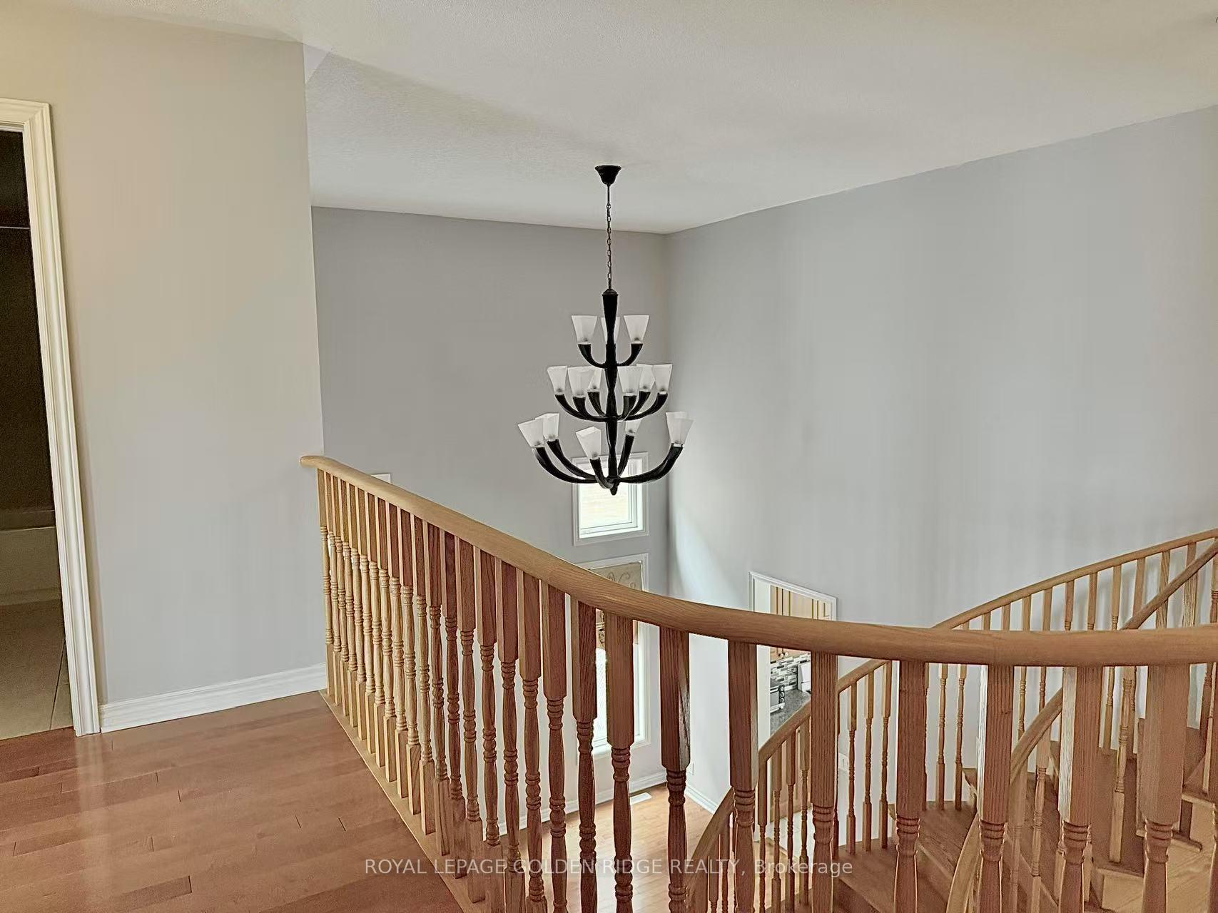 Photo 8 of 196 Ivy Jay Crescent, Aurora, Bayview Northeast — HOMEH