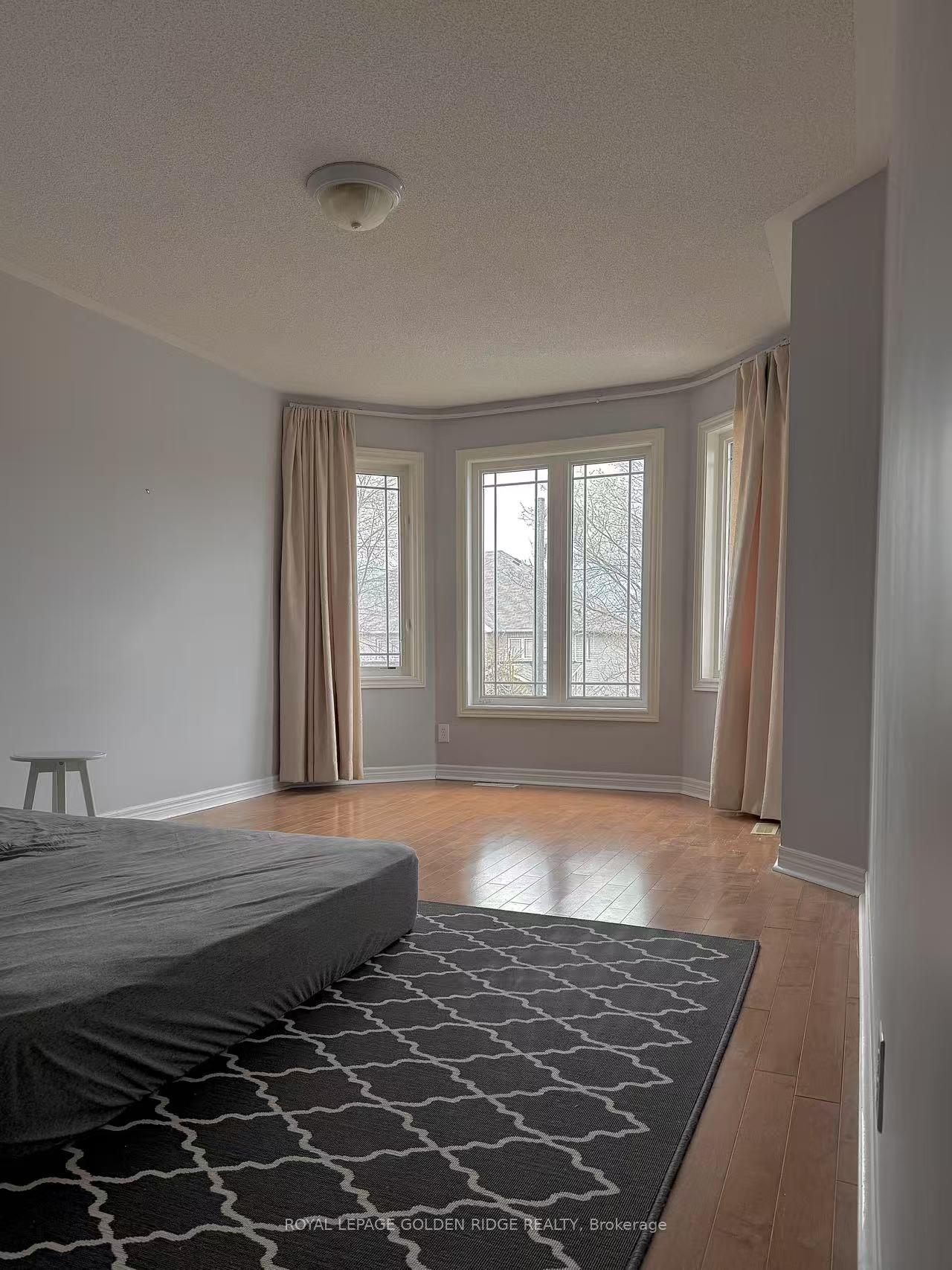 Photo 11 of 196 Ivy Jay Crescent, Aurora, Bayview Northeast — HOMEH