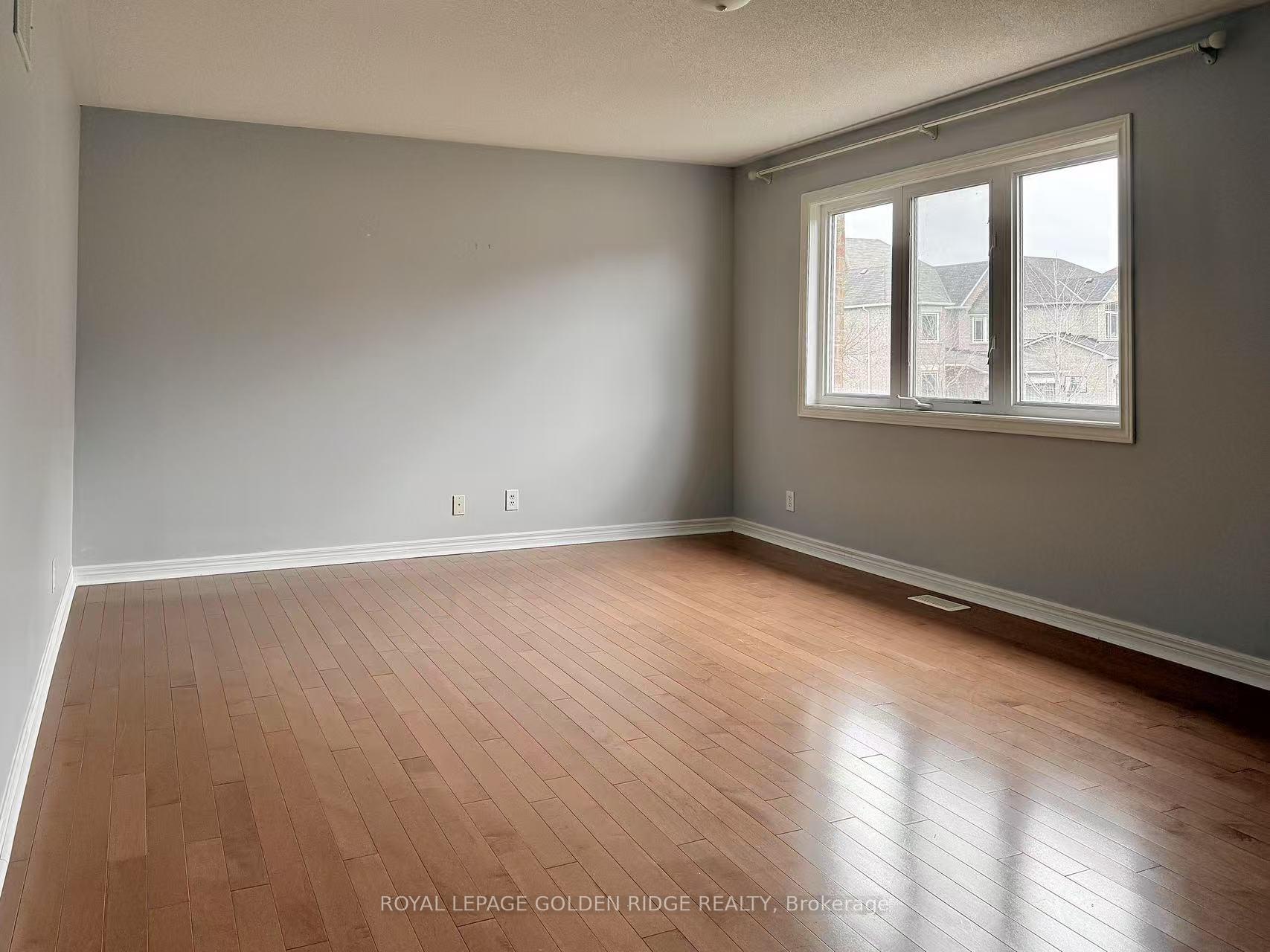 Photo 12 of 196 Ivy Jay Crescent, Aurora, Bayview Northeast — HOMEH