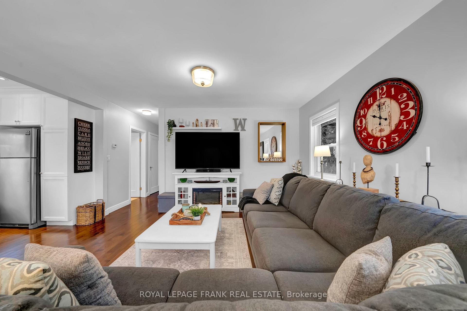 Photo 5 of 25 Jane Street, Clarington, Bowmanville — HOMEH