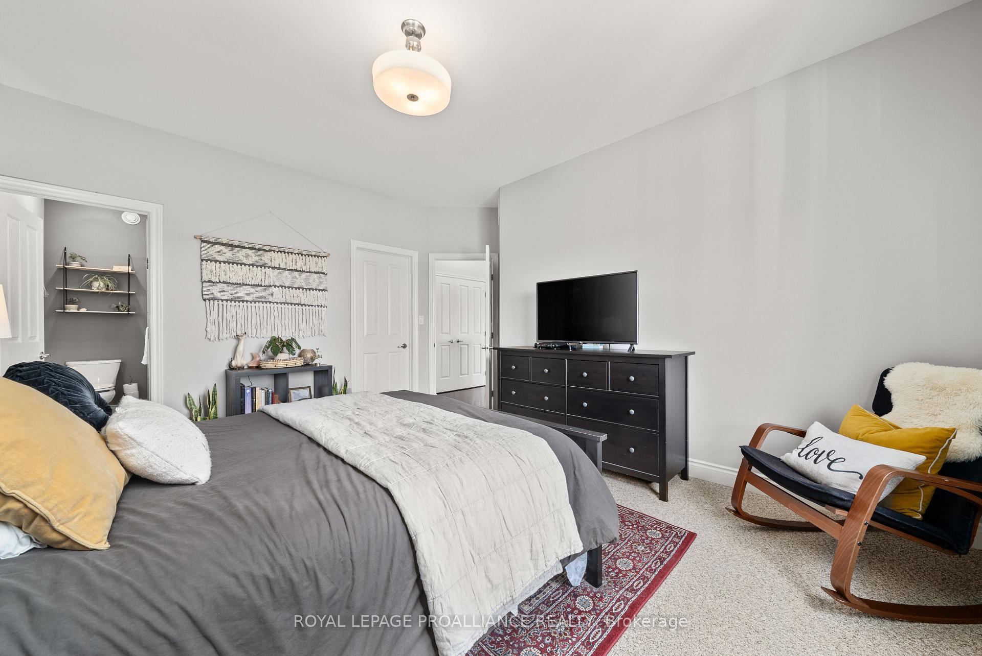 Photo 15 of 34 Scenic Drive, Belleville, Thurlow Ward — HOMEH