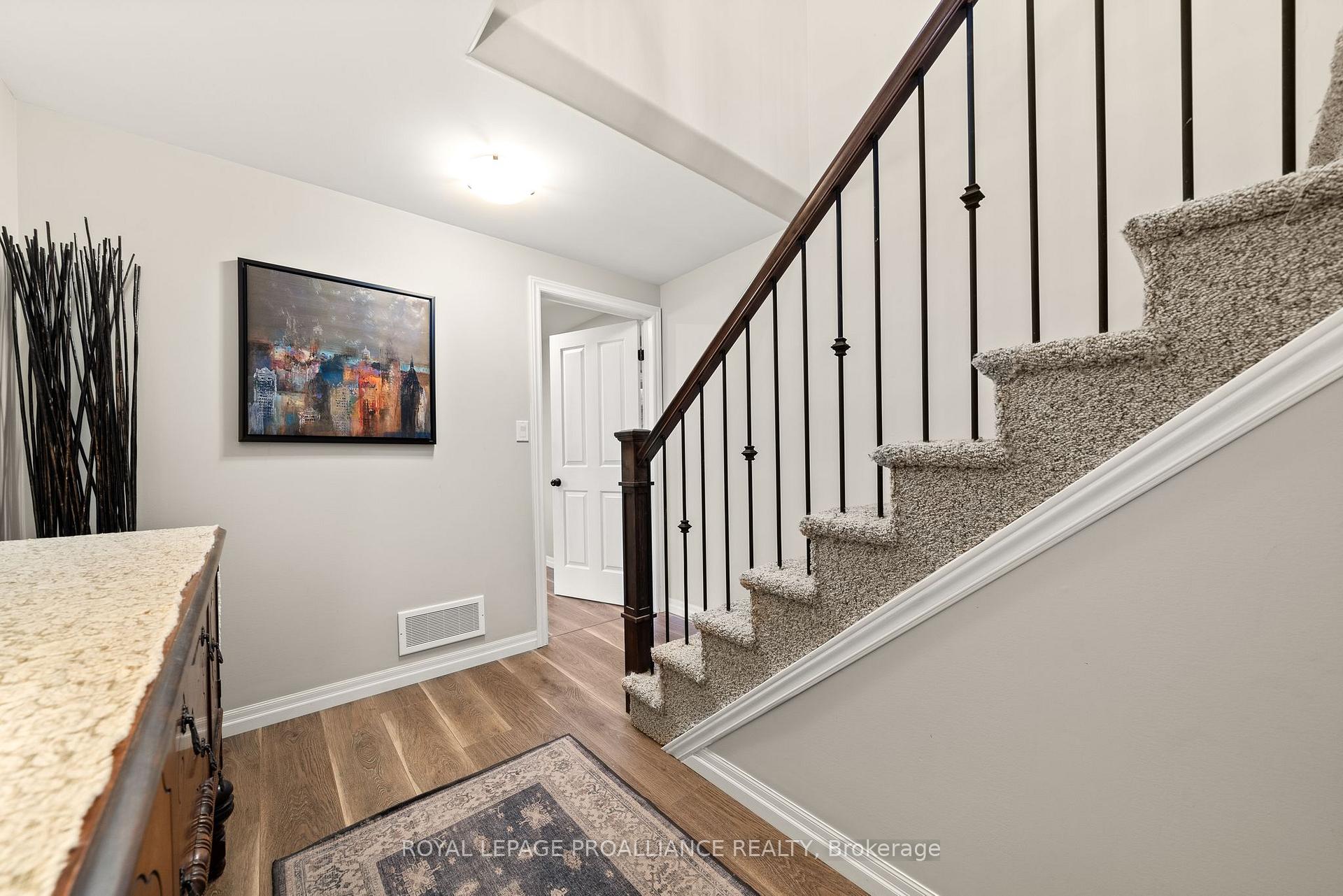 Photo 21 of 34 Scenic Drive, Belleville, Thurlow Ward — HOMEH