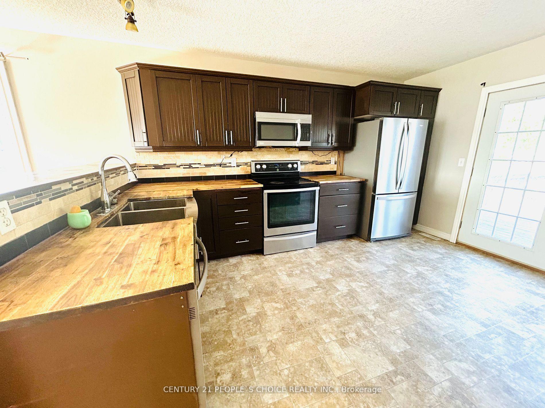 Photo 6 of 85 Stanley Street, Belleville, Belleville Ward — HOMEH