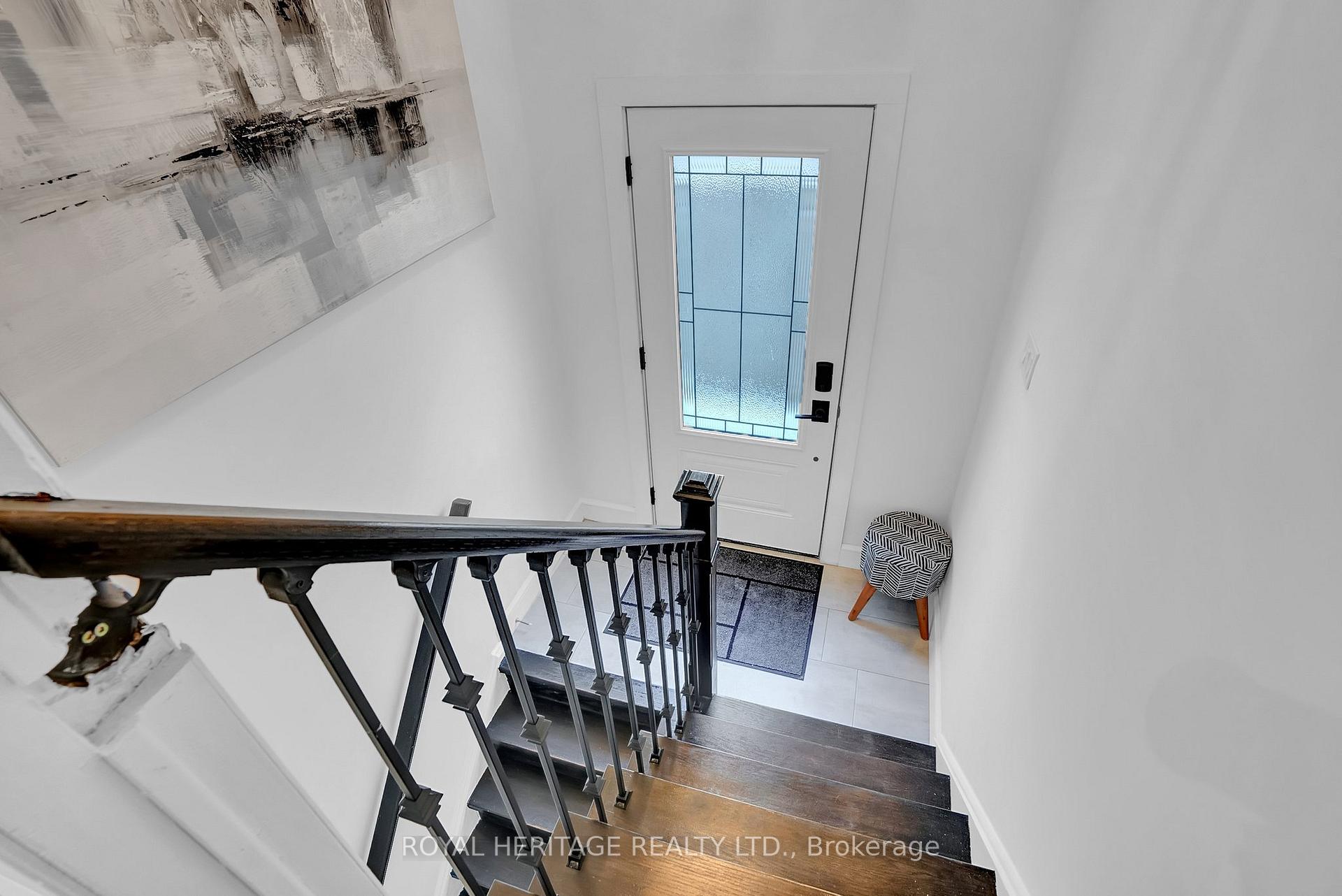 Photo 4 of 65 Broadlands Crescent, Clarington, Courtice — HOMEH