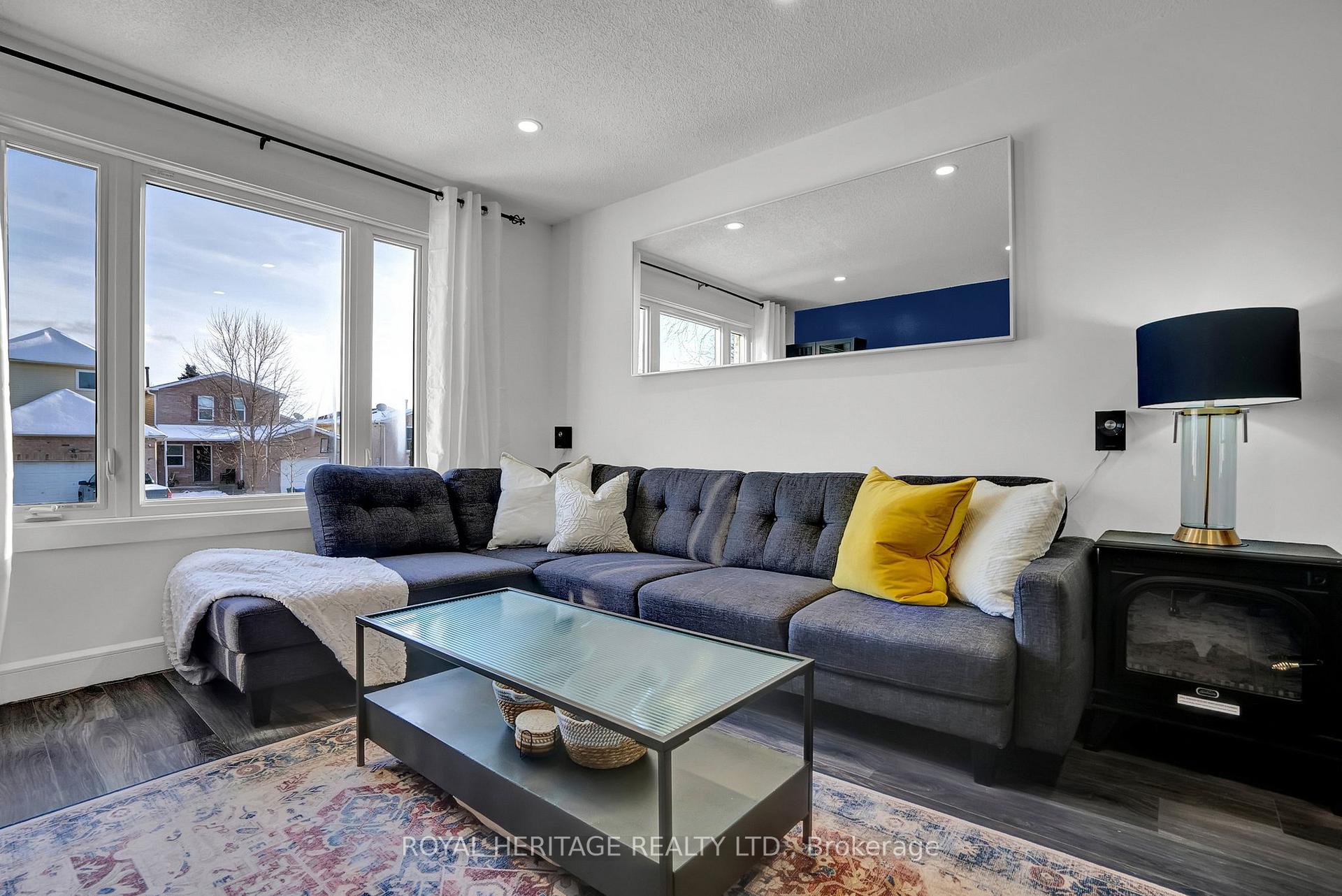 Photo 7 of 65 Broadlands Crescent, Clarington, Courtice — HOMEH