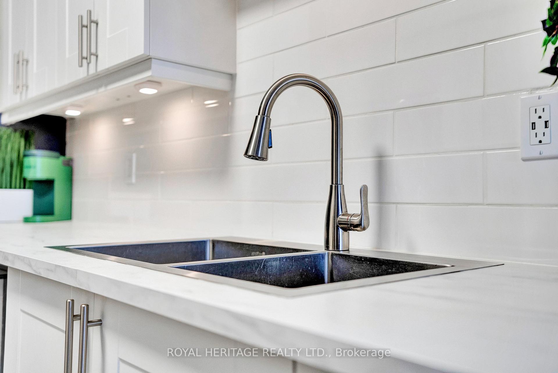 Photo 16 of 65 Broadlands Crescent, Clarington, Courtice — HOMEH