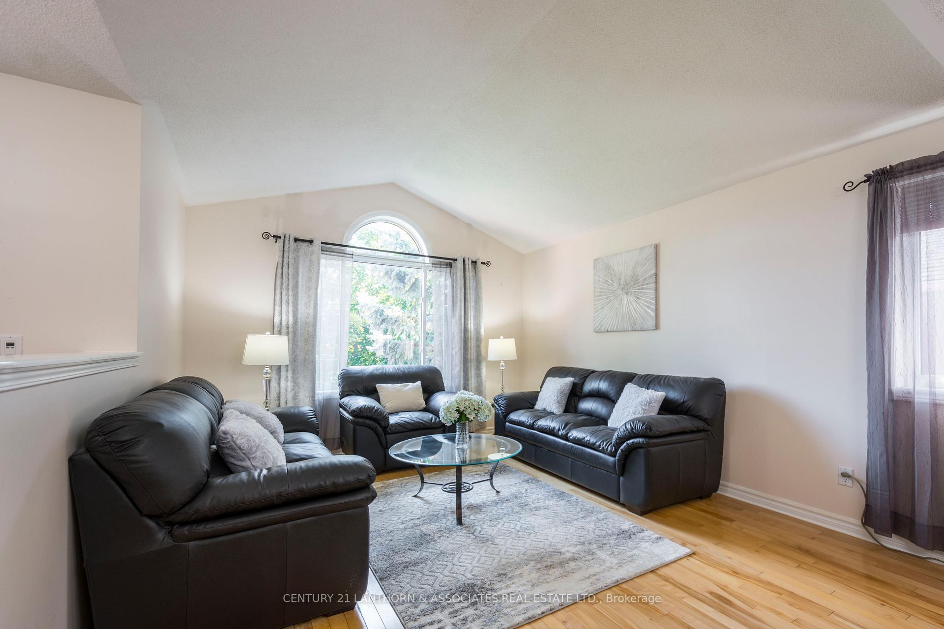 Photo 5 of 29 Grosvenor Drive, Belleville, Belleville Ward — HOMEH