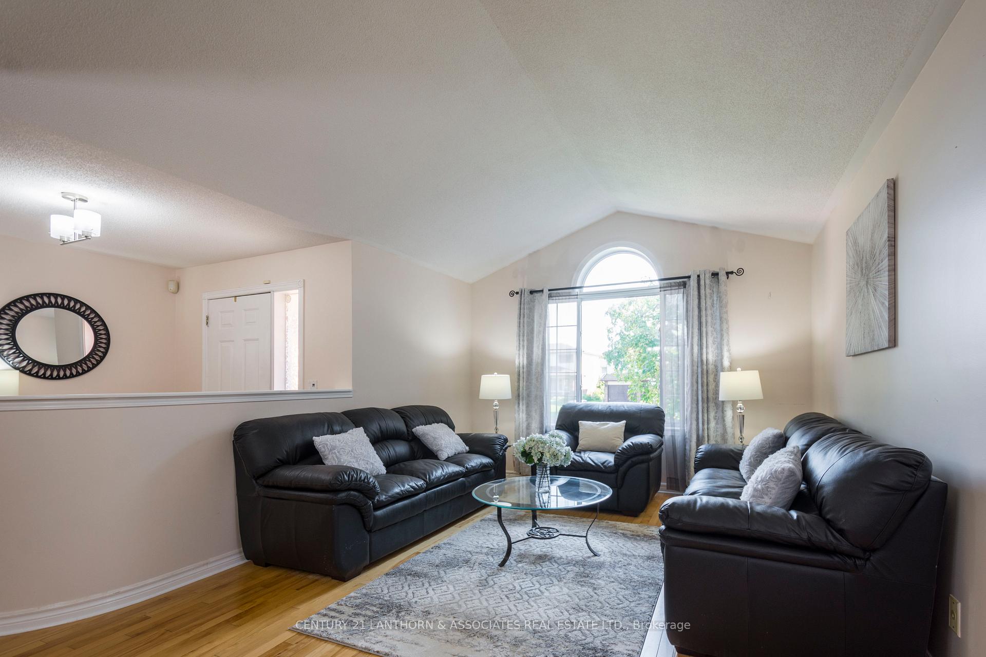 Photo 6 of 29 Grosvenor Drive, Belleville, Belleville Ward — HOMEH