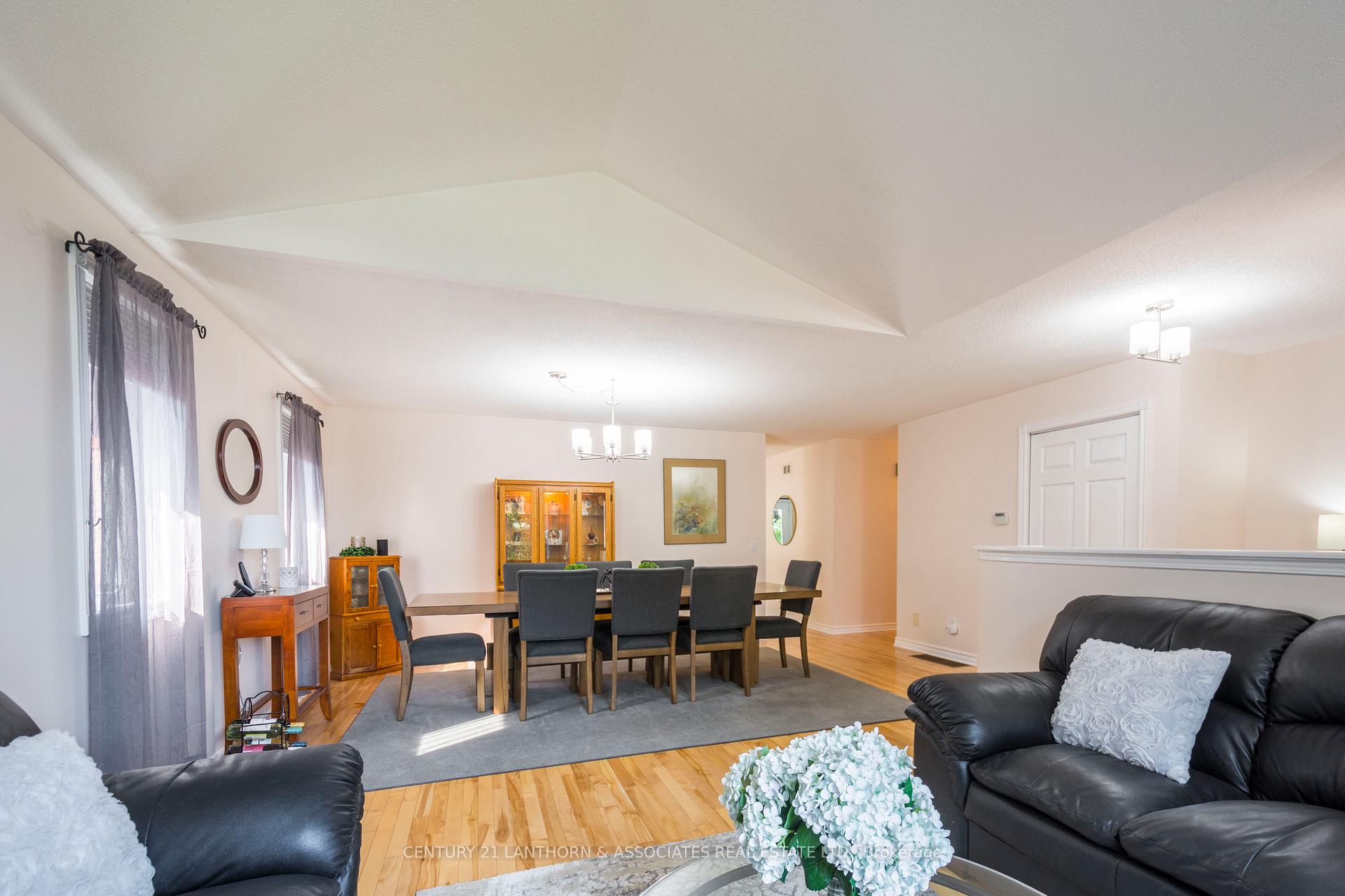 Photo 7 of 29 Grosvenor Drive, Belleville, Belleville Ward — HOMEH