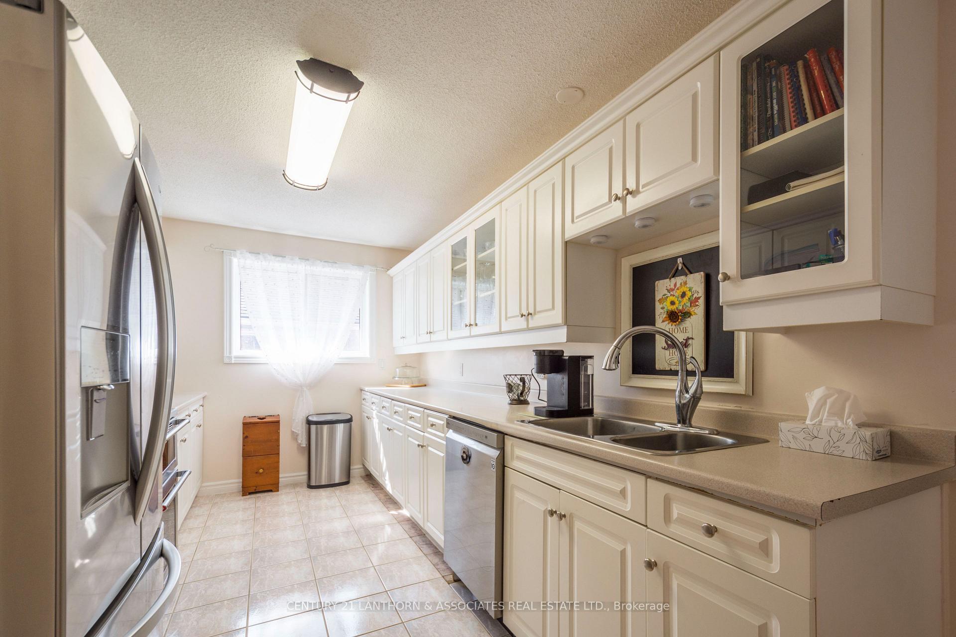 Photo 10 of 29 Grosvenor Drive, Belleville, Belleville Ward — HOMEH