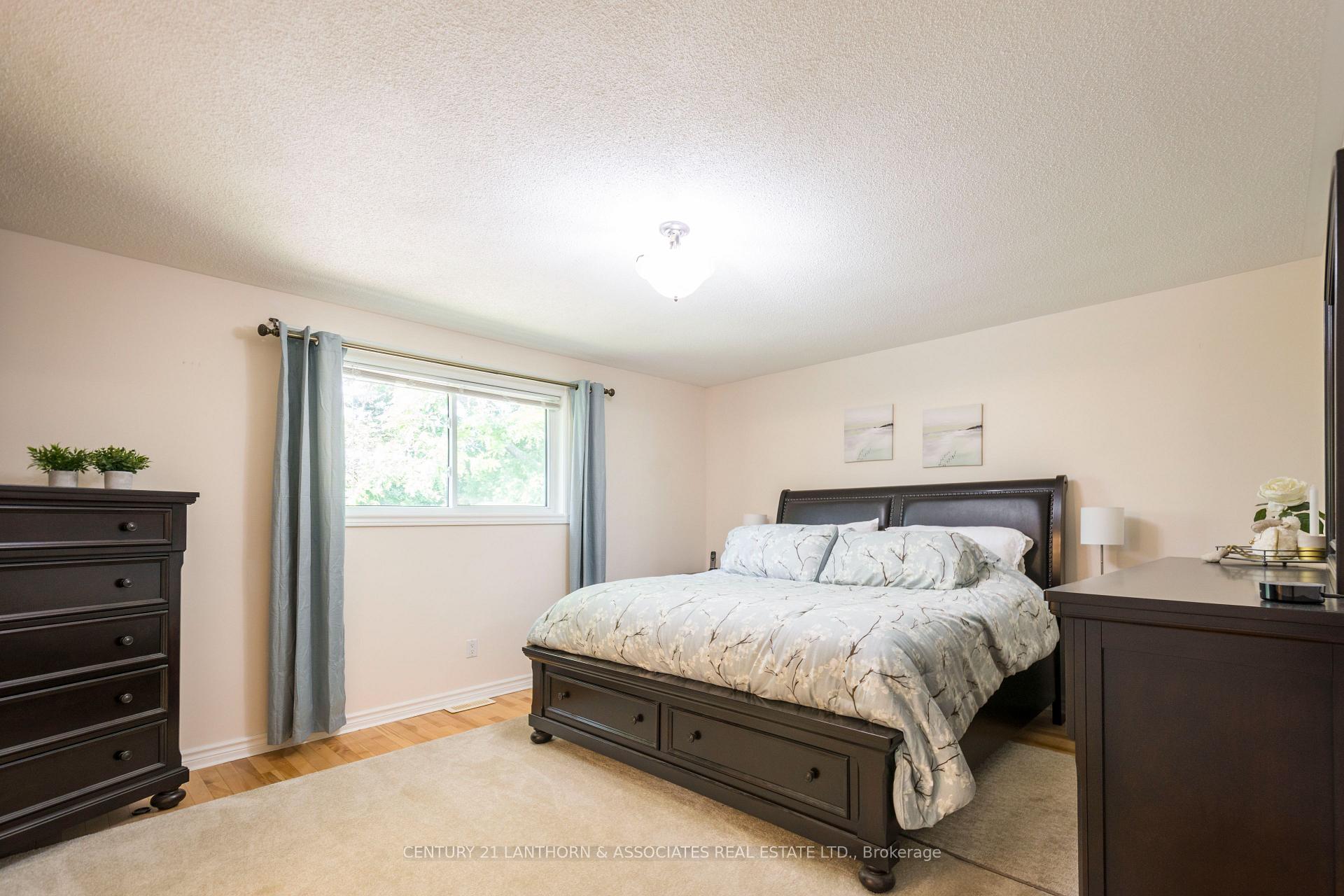 Photo 15 of 29 Grosvenor Drive, Belleville, Belleville Ward — HOMEH