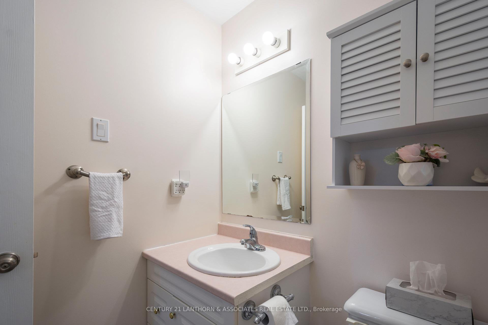 Photo 17 of 29 Grosvenor Drive, Belleville, Belleville Ward — HOMEH