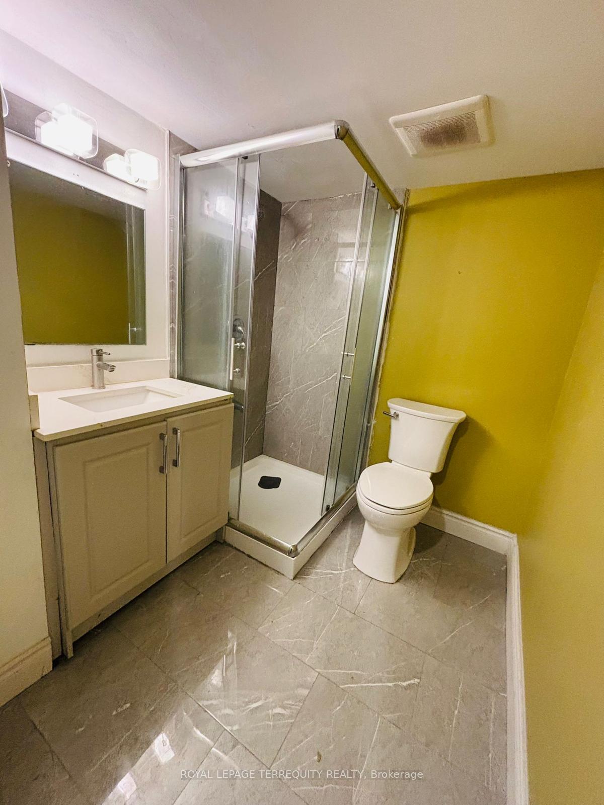 Photo 14 of 1442 Pineview Court, Cambridge — HOMEH