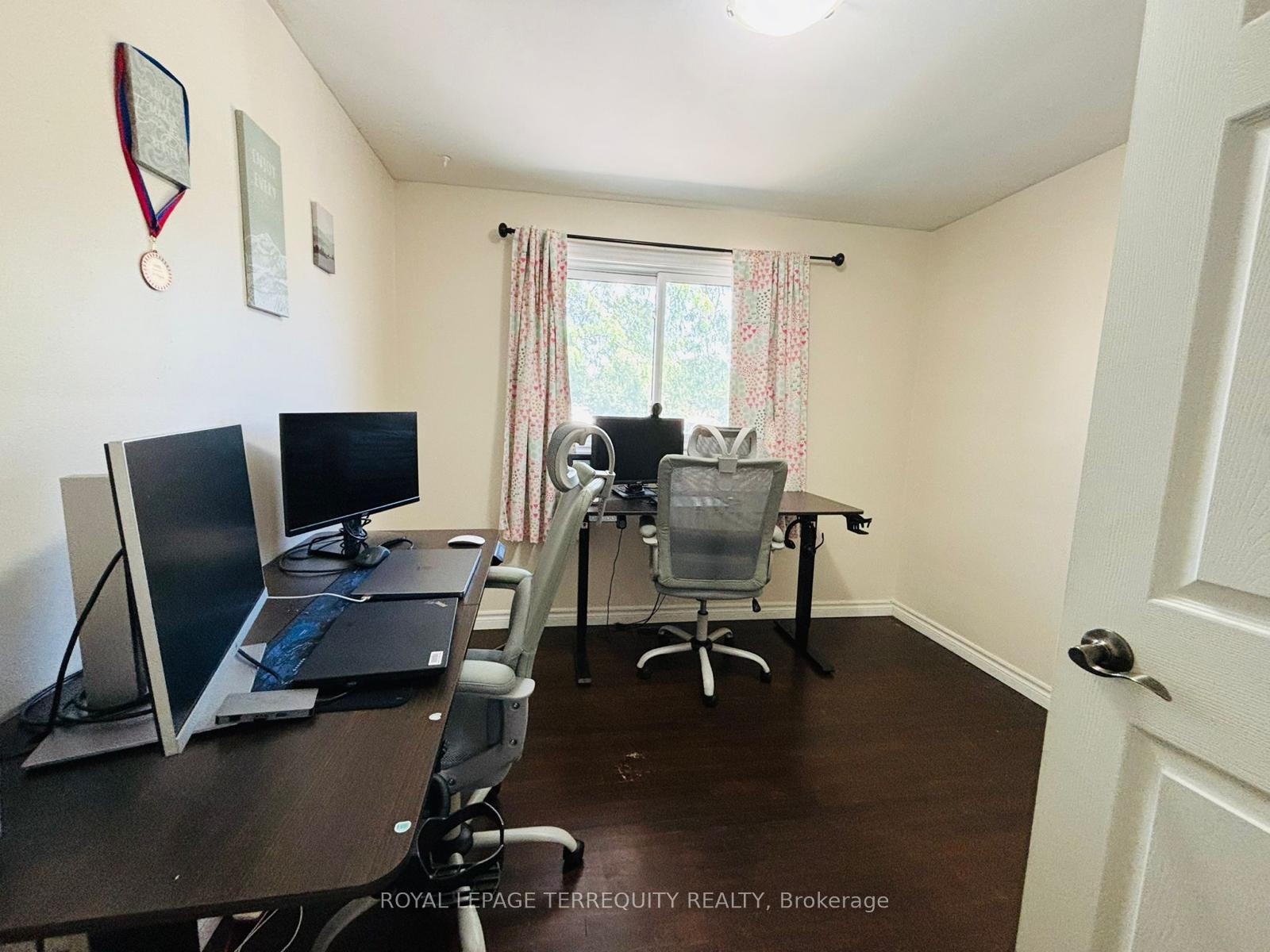 Photo 19 of 1442 Pineview Court, Cambridge — HOMEH