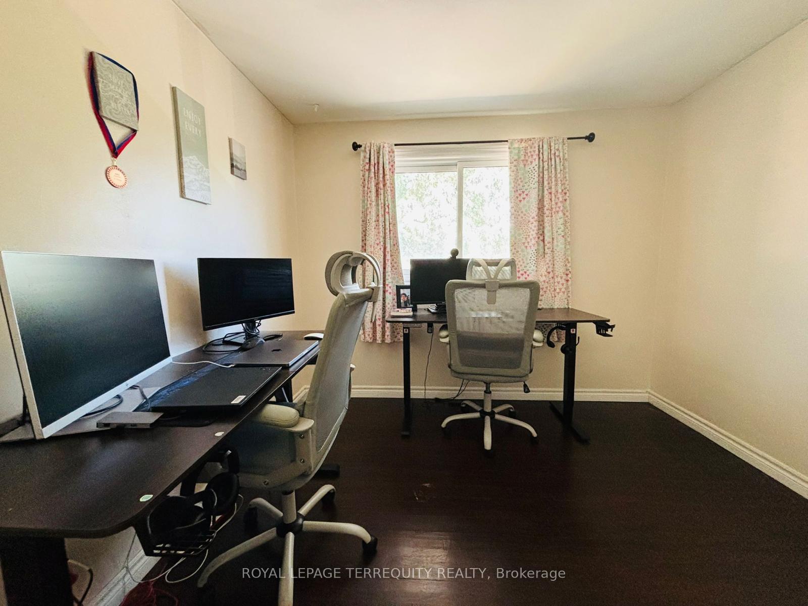 Photo 20 of 1442 Pineview Court, Cambridge — HOMEH