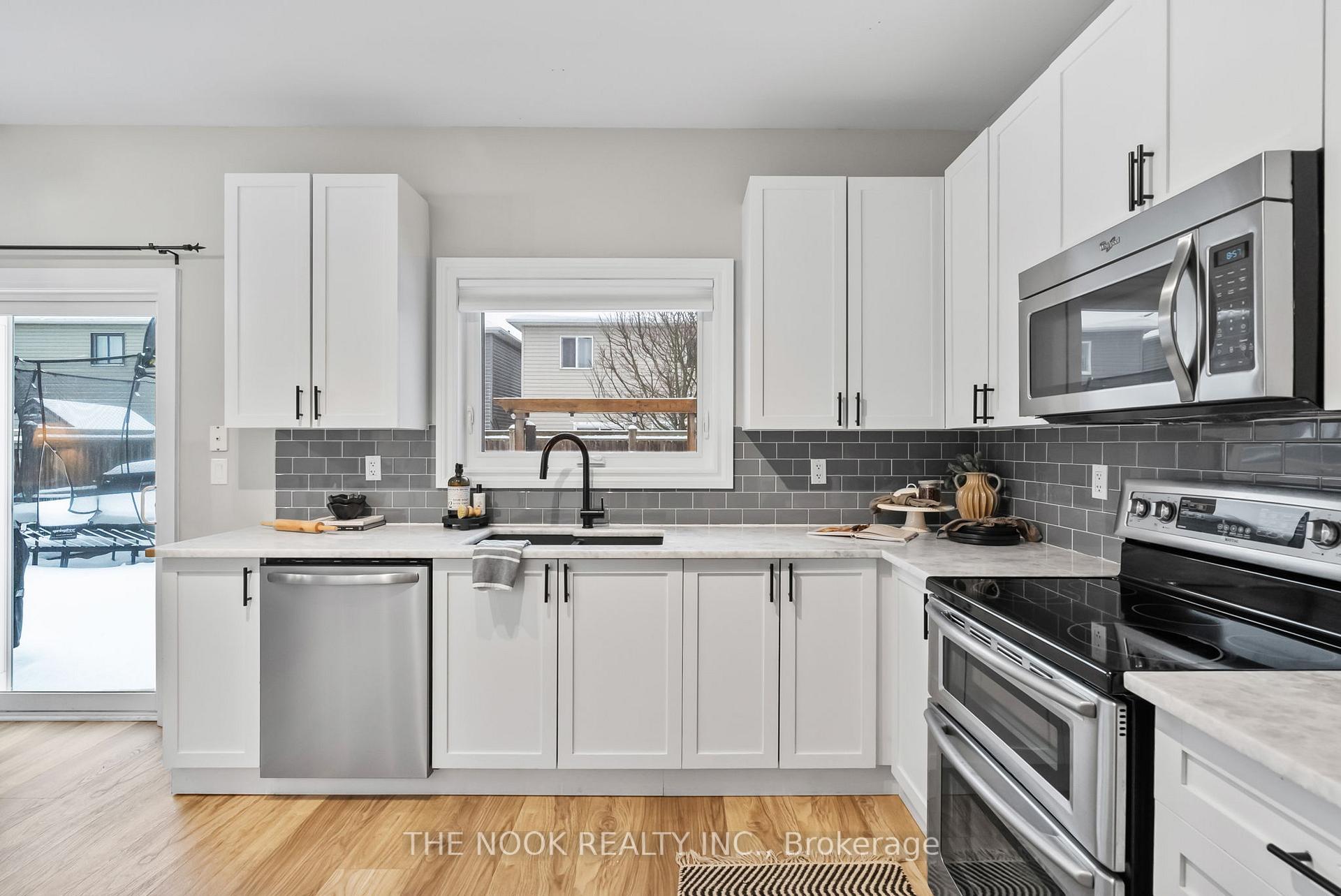 Photo 19 of 39 Doug Walton Lane, Clarington, Newcastle — HOMEH