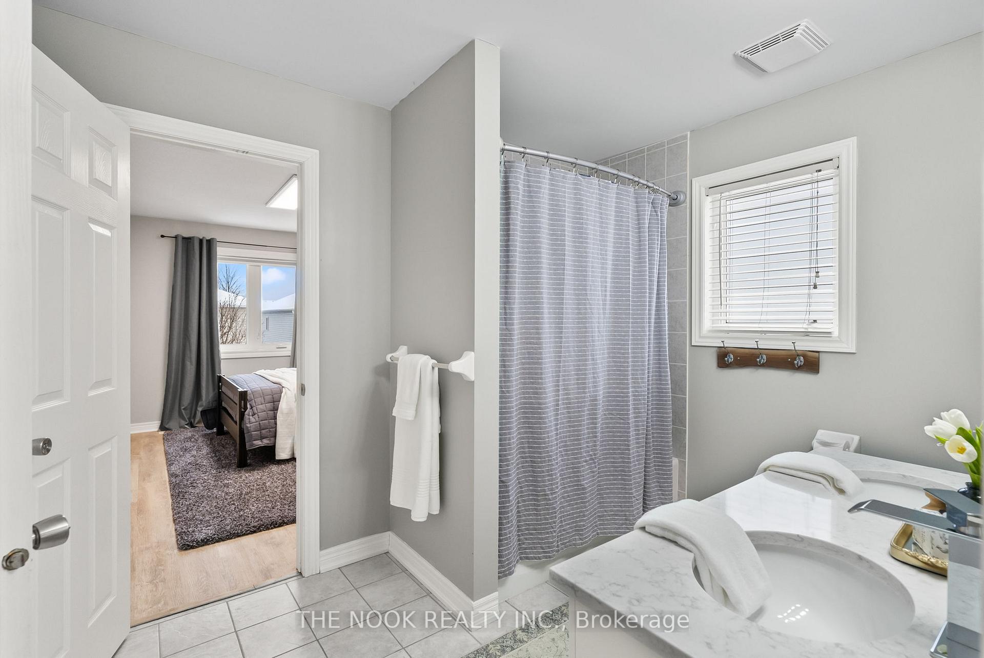 Photo 31 of 39 Doug Walton Lane, Clarington, Newcastle — HOMEH