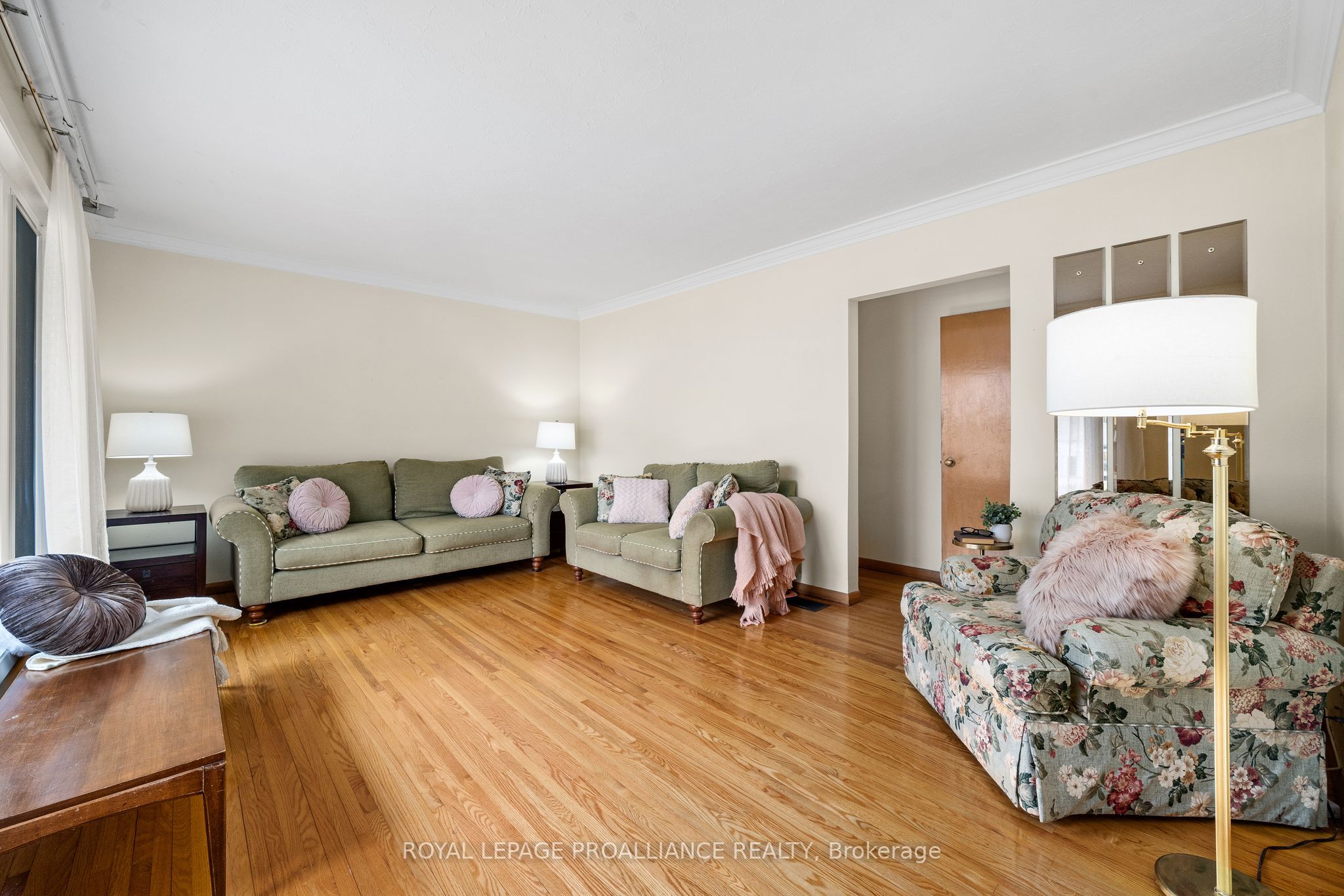 Photo 45 of 26 Harris Crescent, Belleville, Belleville Ward — HOMEH