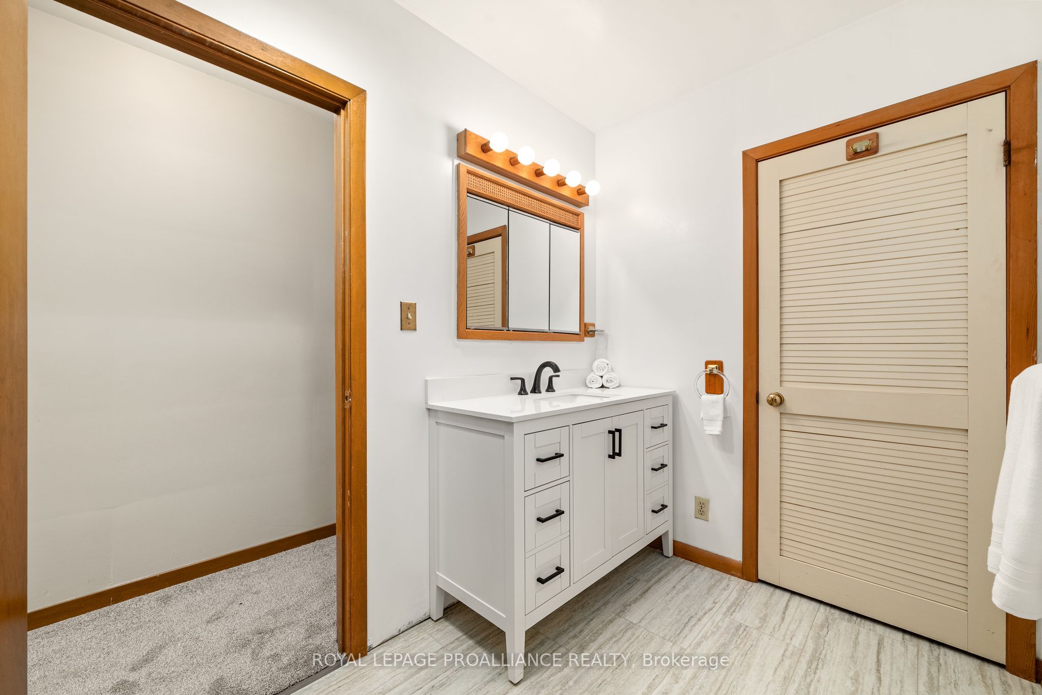 Photo 53 of 26 Harris Crescent, Belleville, Belleville Ward — HOMEH