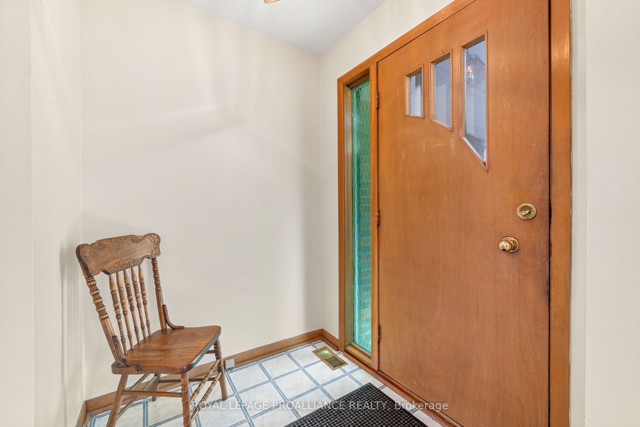 Photo 44 of 26 Harris Crescent, Belleville, Belleville Ward — HOMEH