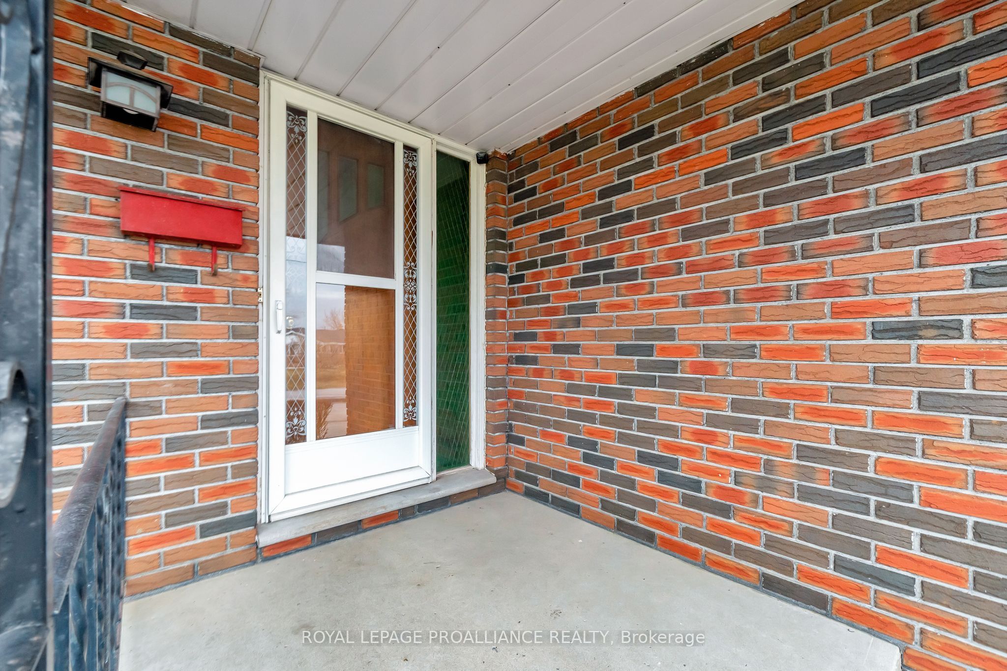 Photo 43 of 26 Harris Crescent, Belleville, Belleville Ward — HOMEH