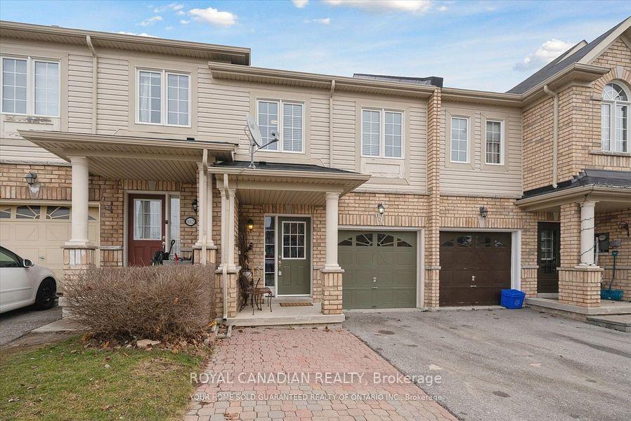 Photo 2 of 106 Lander Crescent, Clarington, Bowmanville — HOMEH