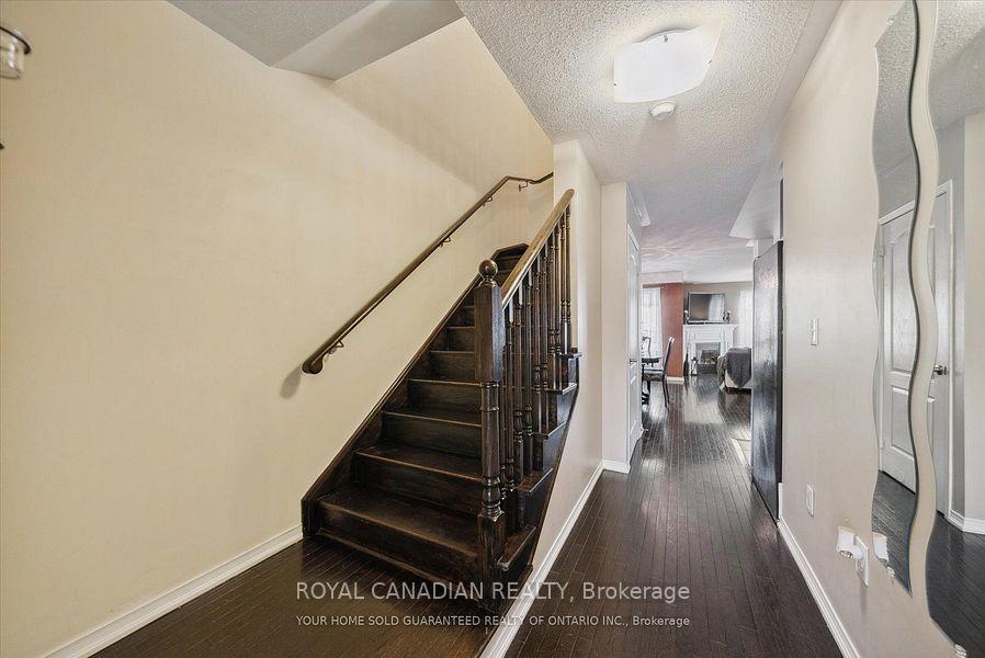 Photo 5 of 106 Lander Crescent, Clarington, Bowmanville — HOMEH